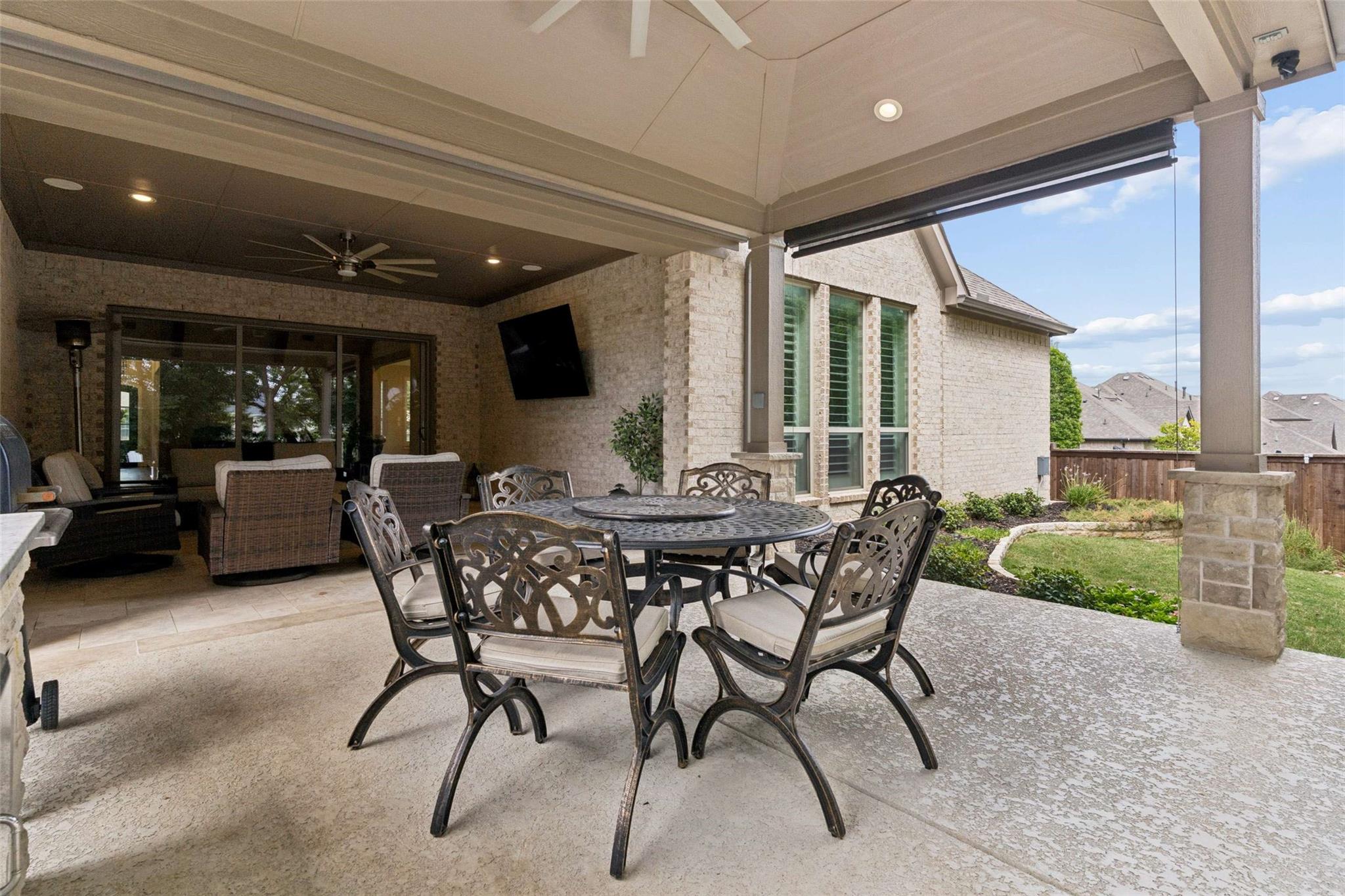 main property photo 30
