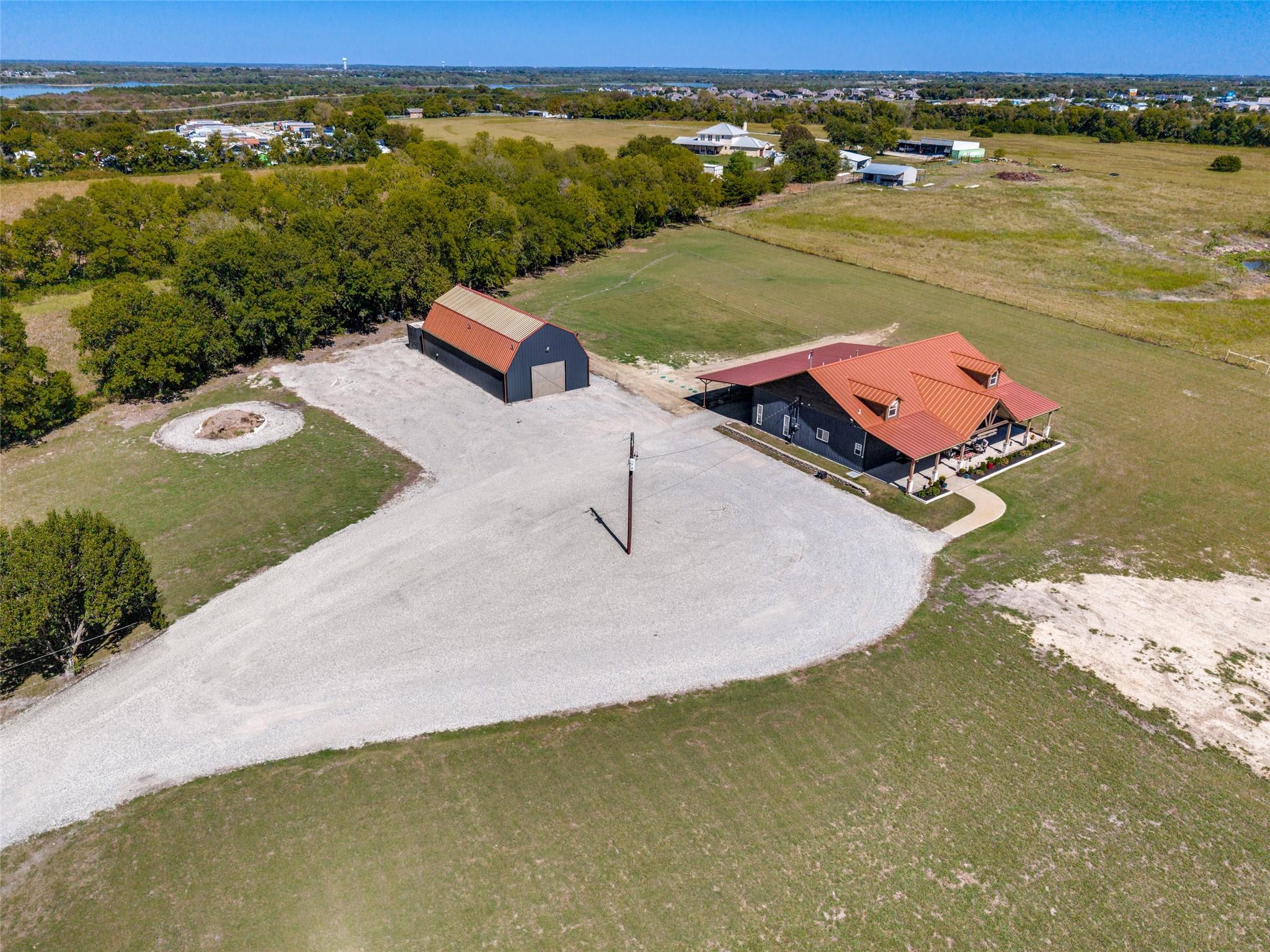 main property photo 30