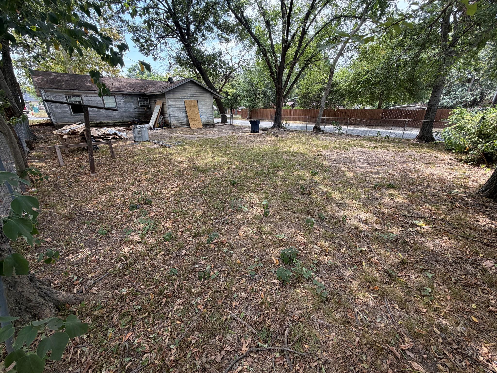 main property photo 24
