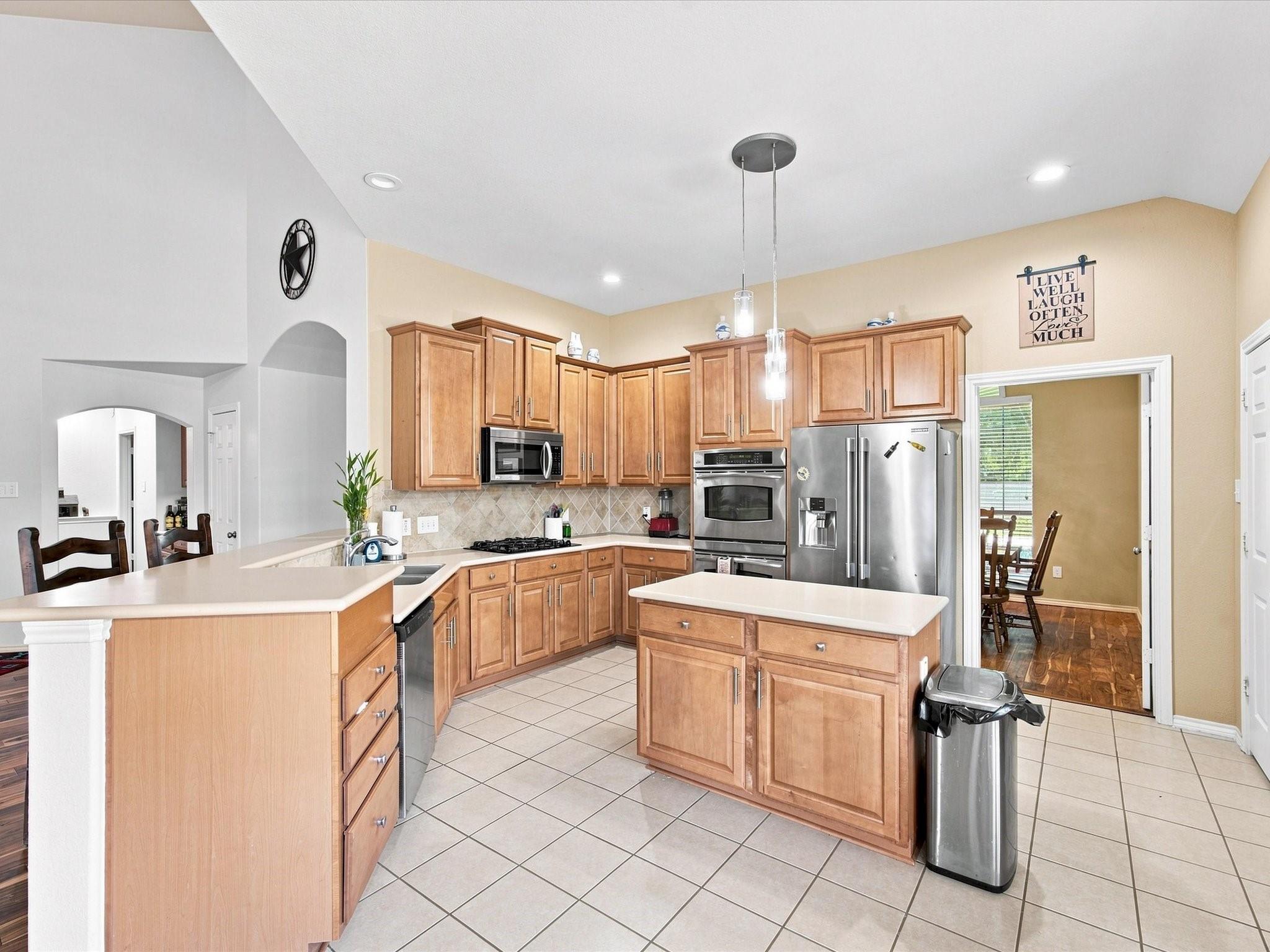 main property photo 13