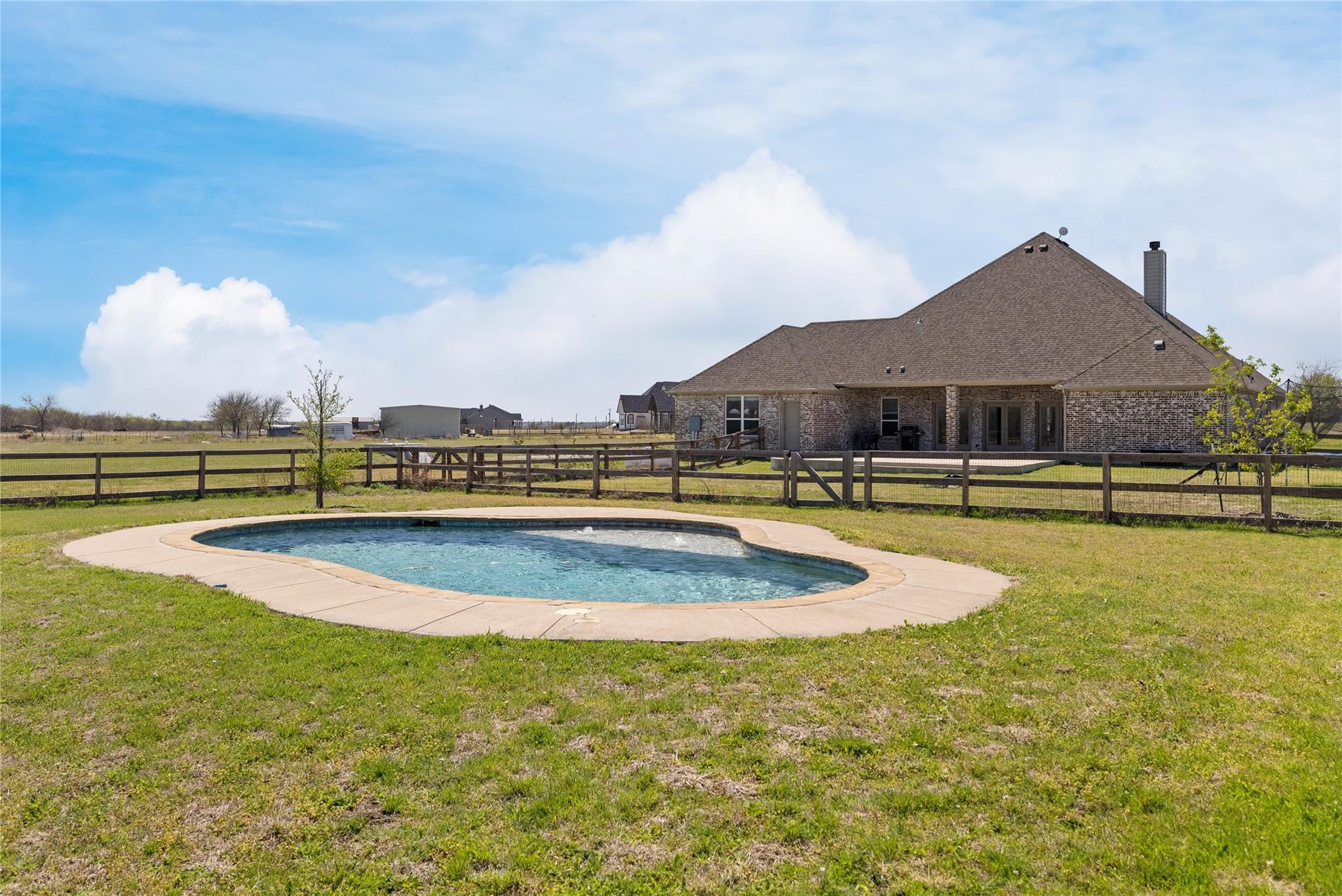main property photo 5
