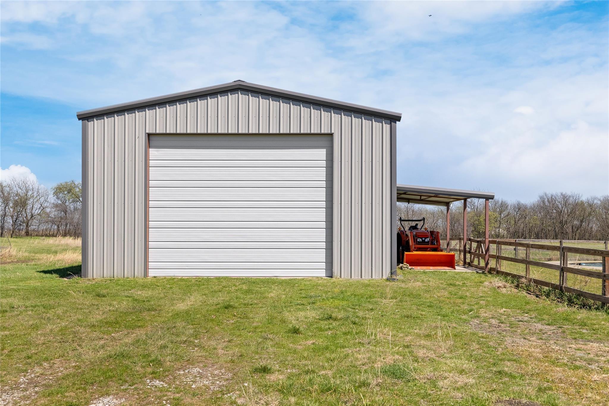main property photo 6