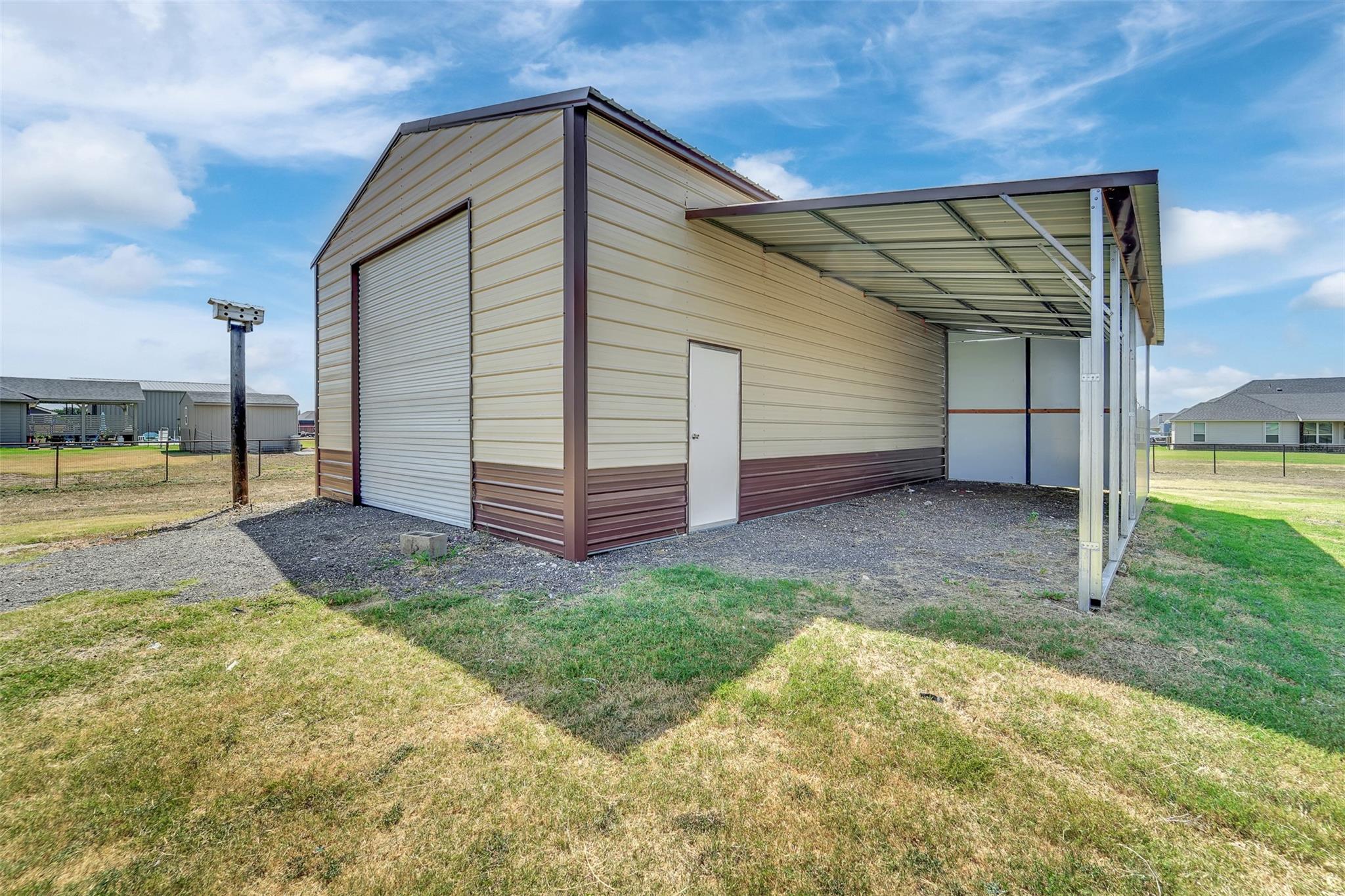 main property photo 28