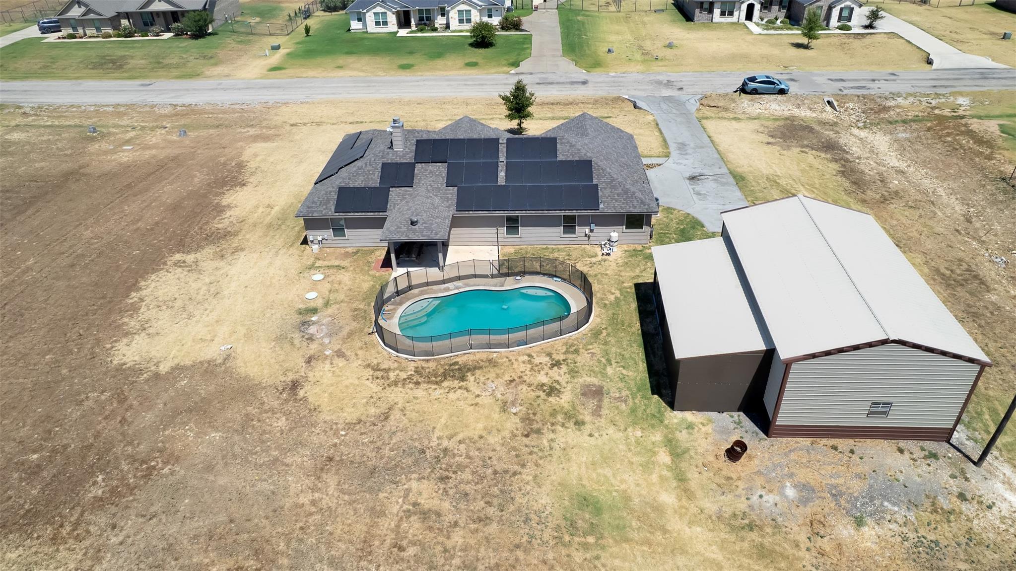 main property photo 33