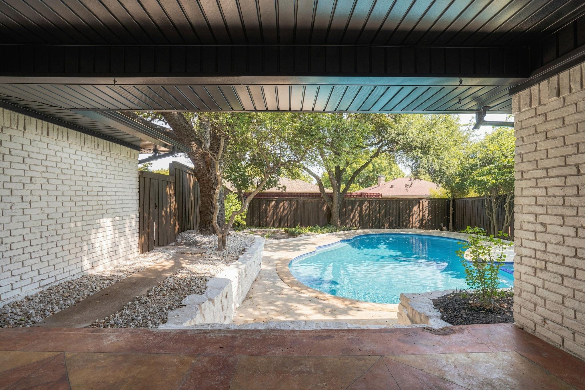 main property photo 32