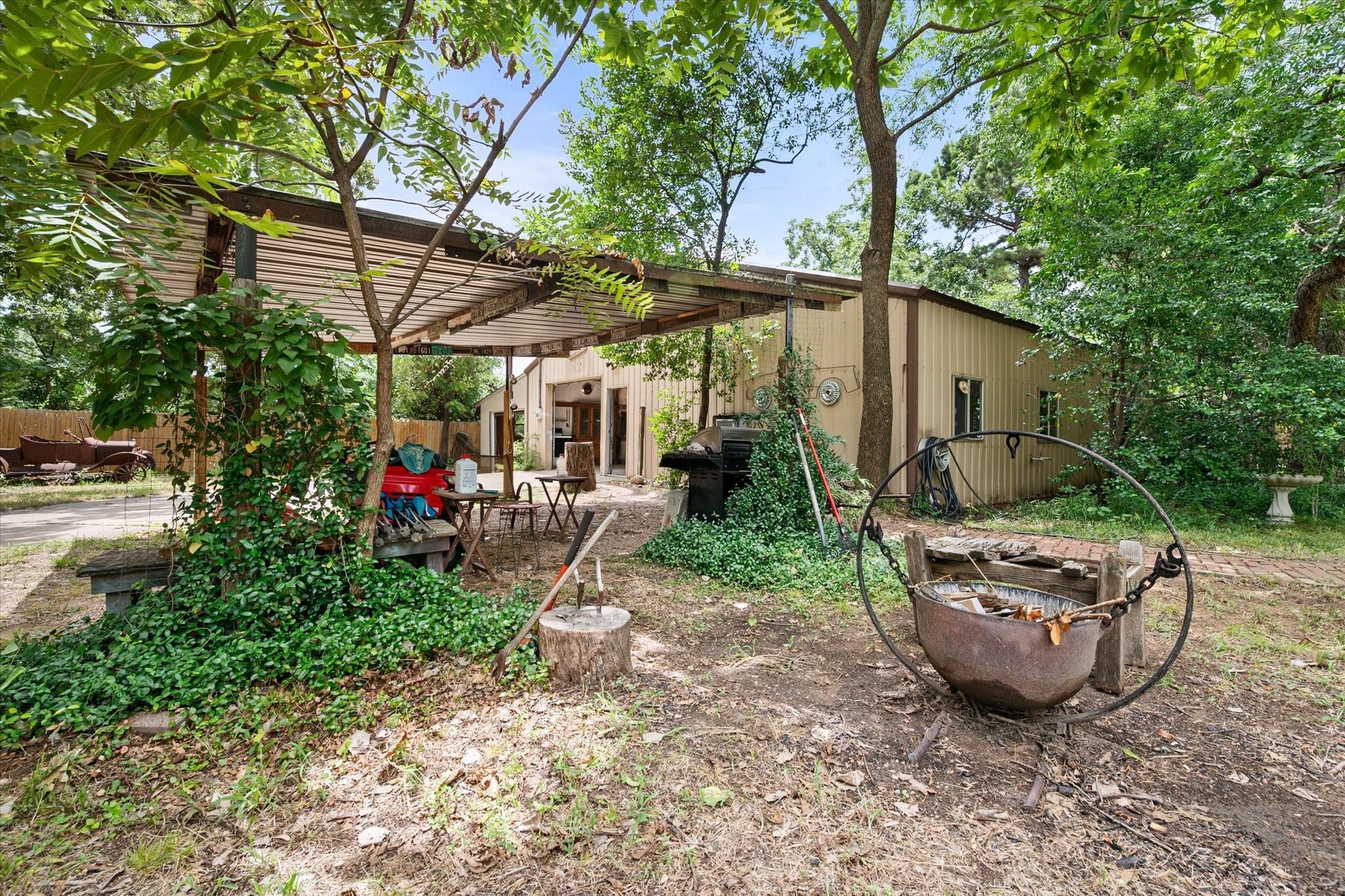 main property photo 30