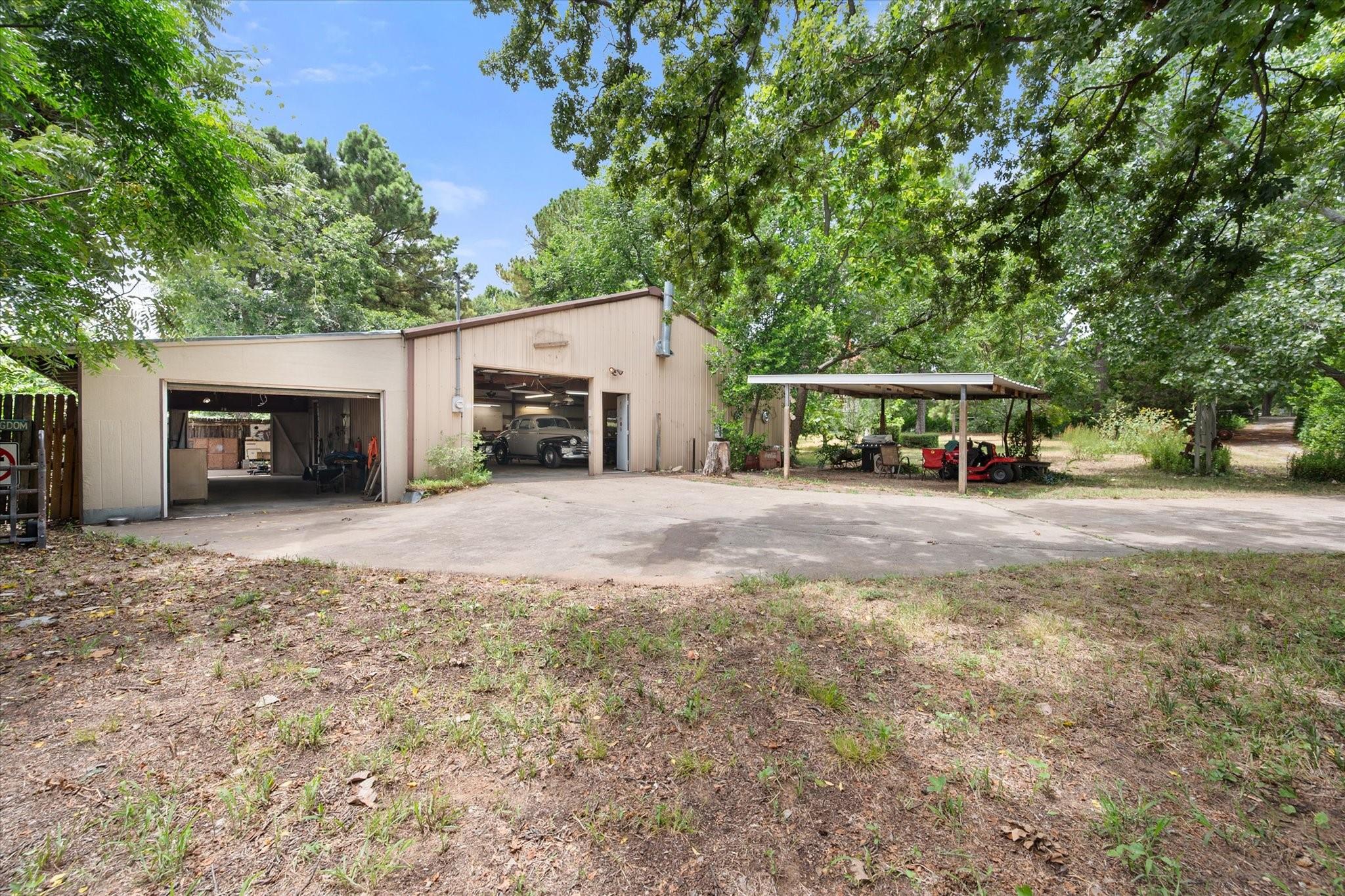main property photo 31