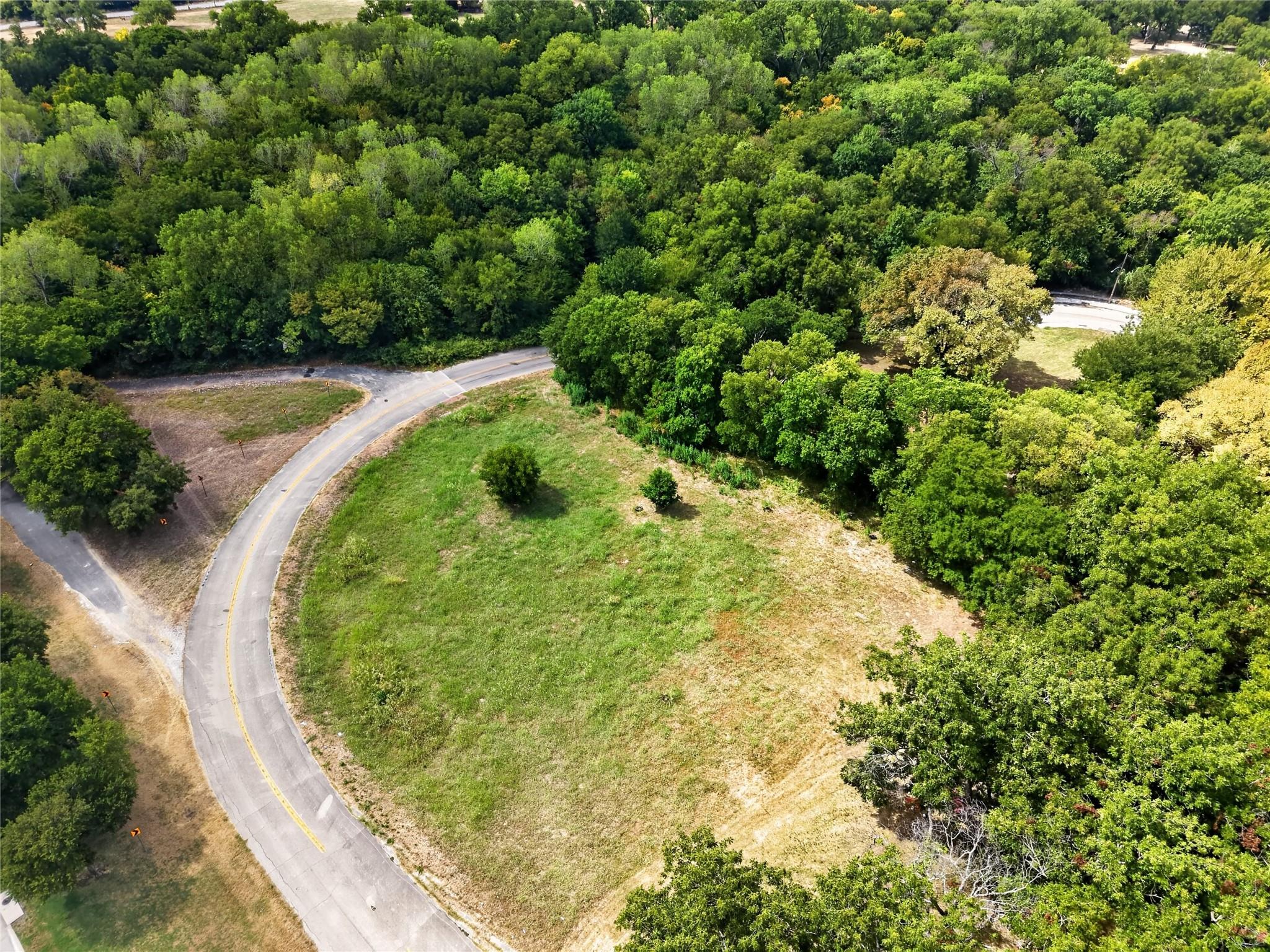 main property photo 9