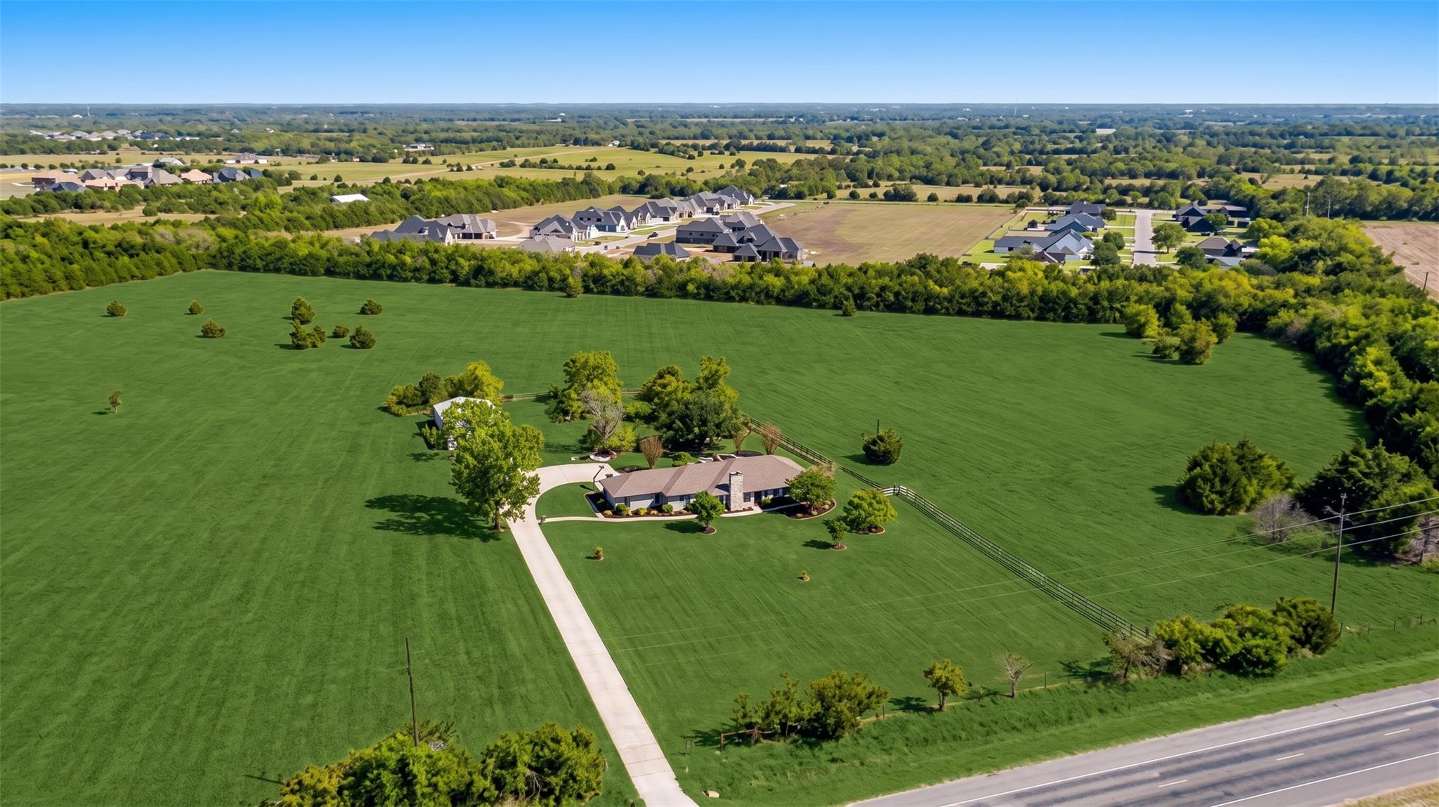 main property photo 3