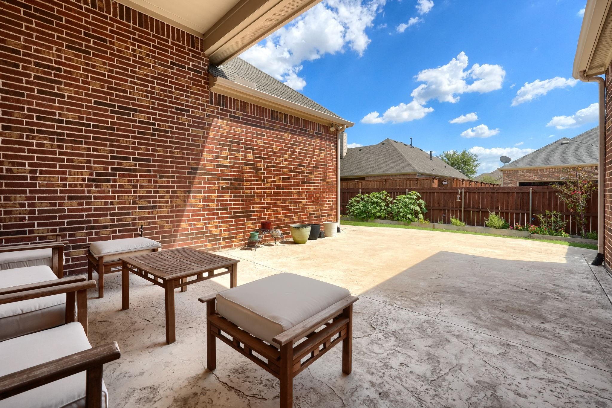 main property photo 30
