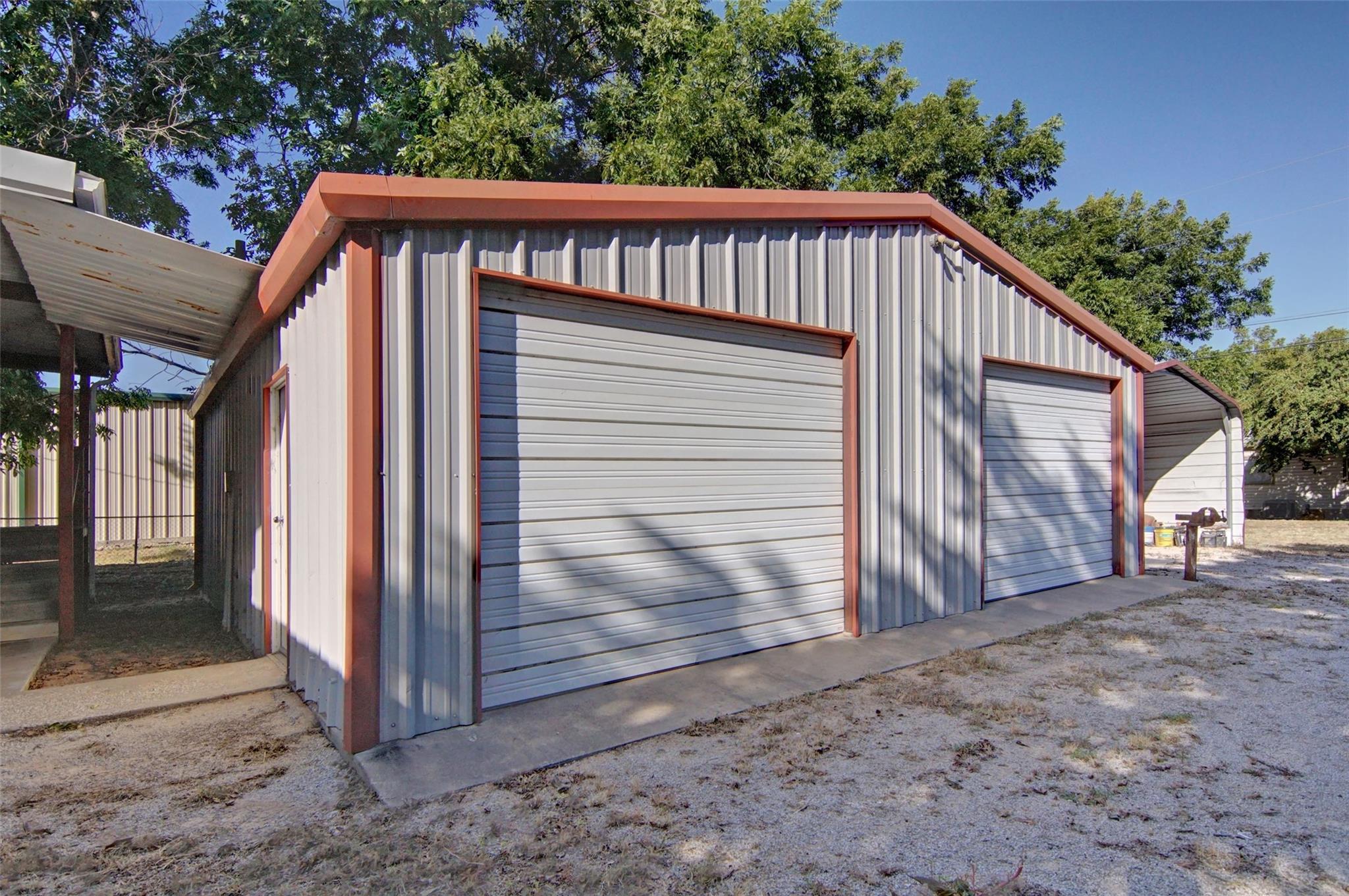 main property photo 36