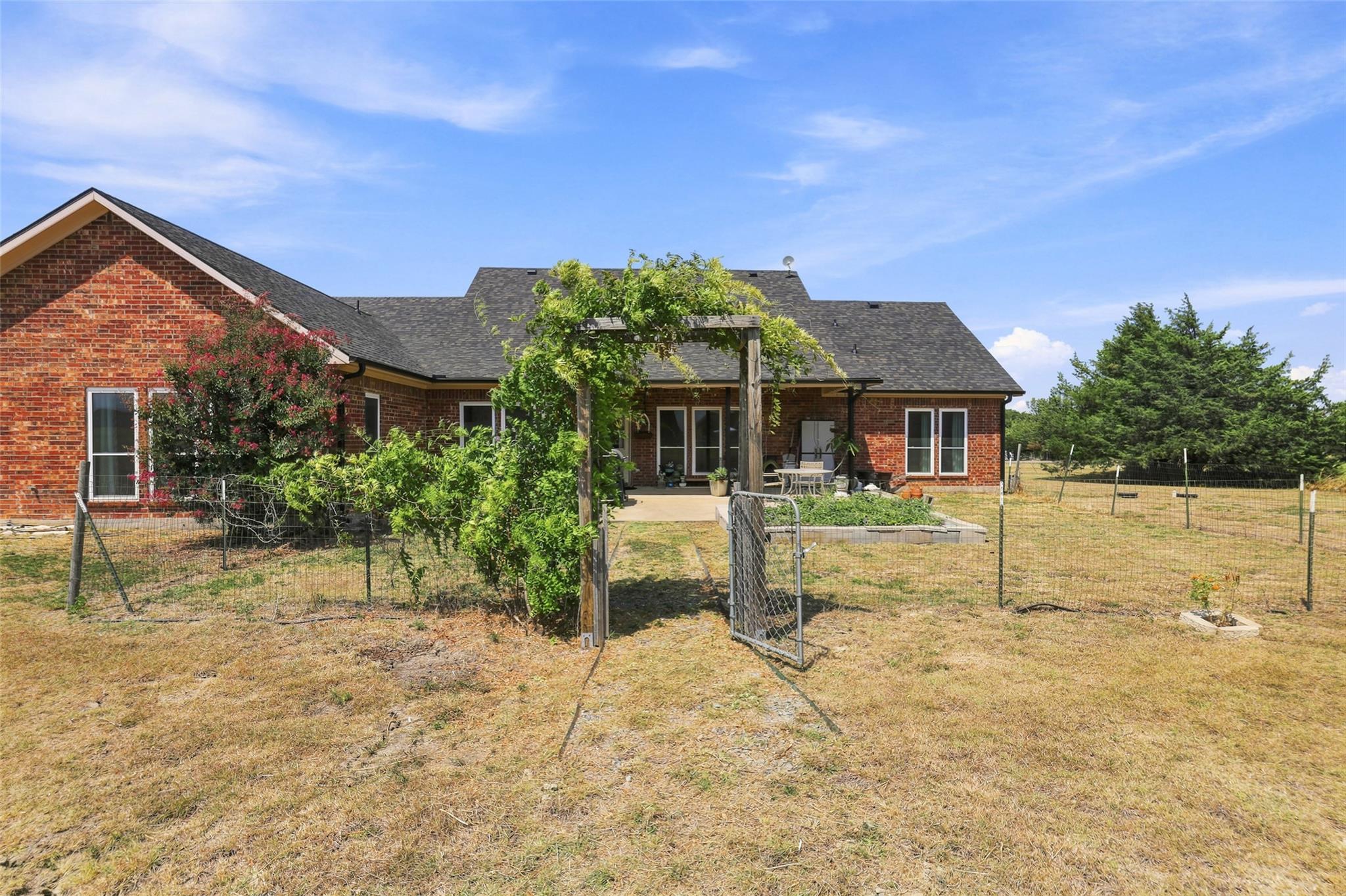 main property photo 27