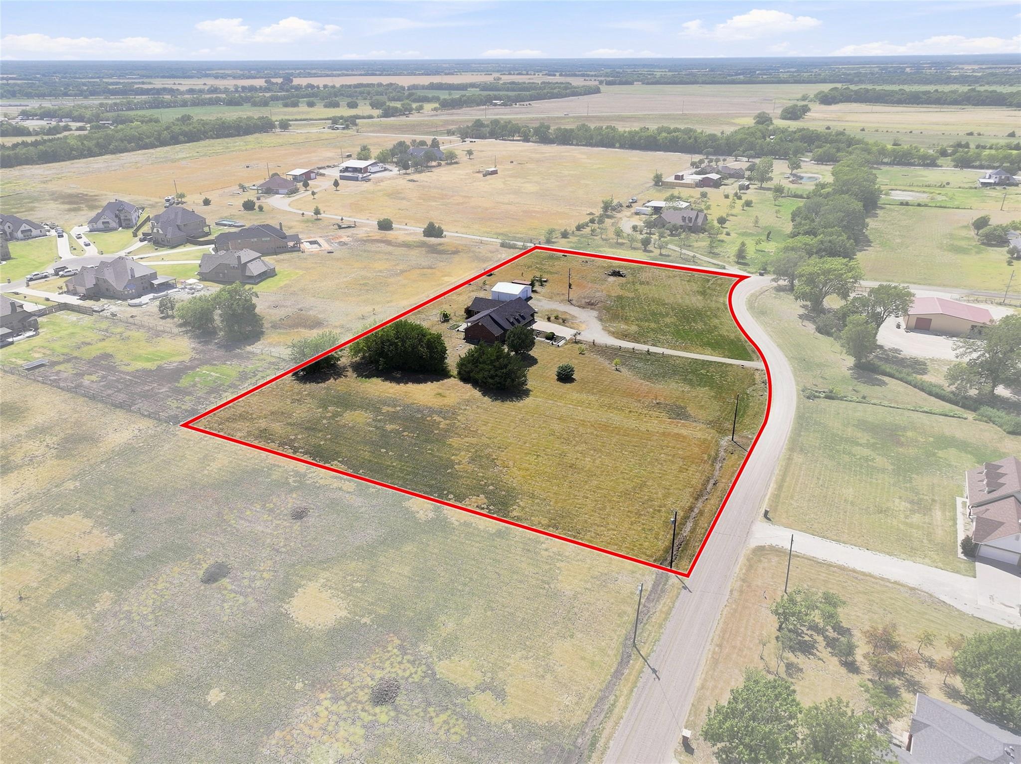 main property photo 30