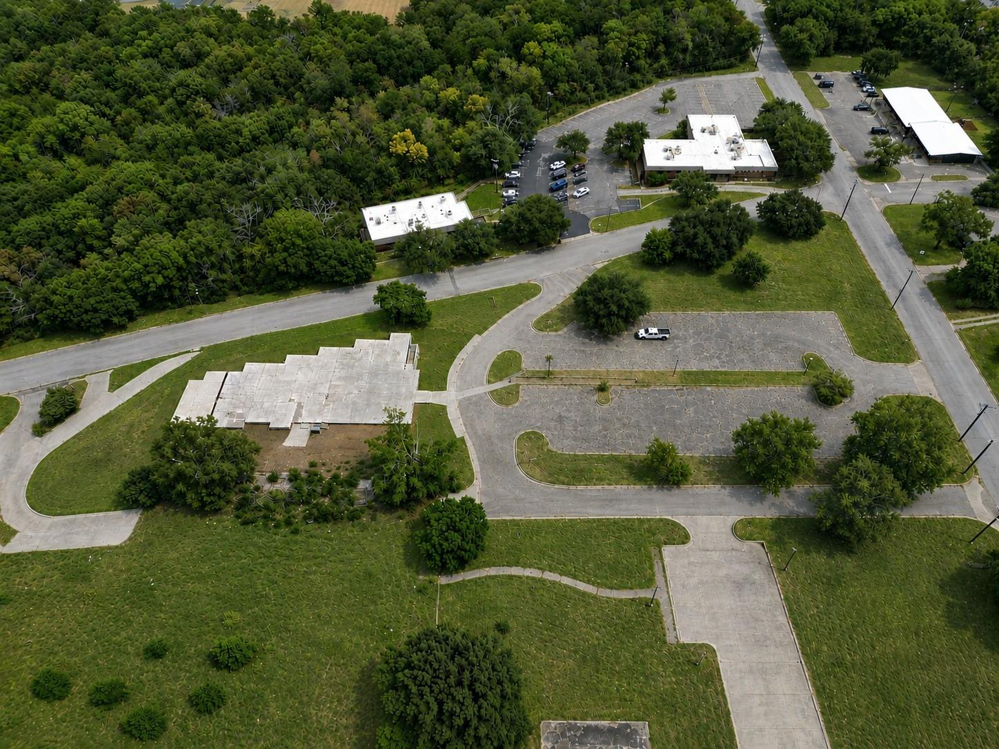 main property photo 13