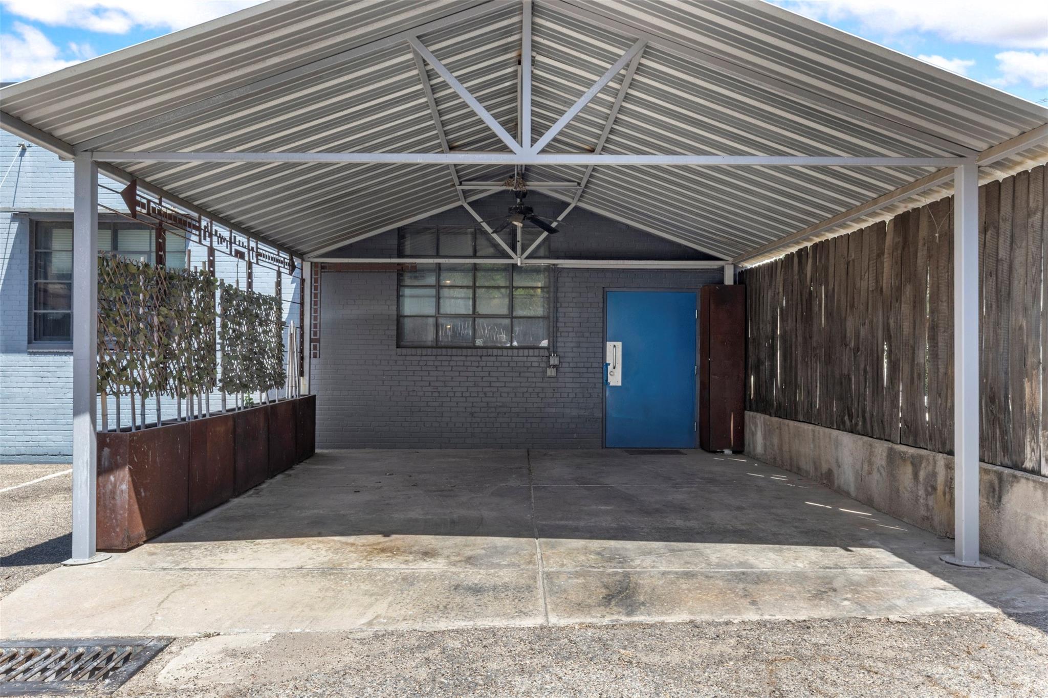 main property photo 13