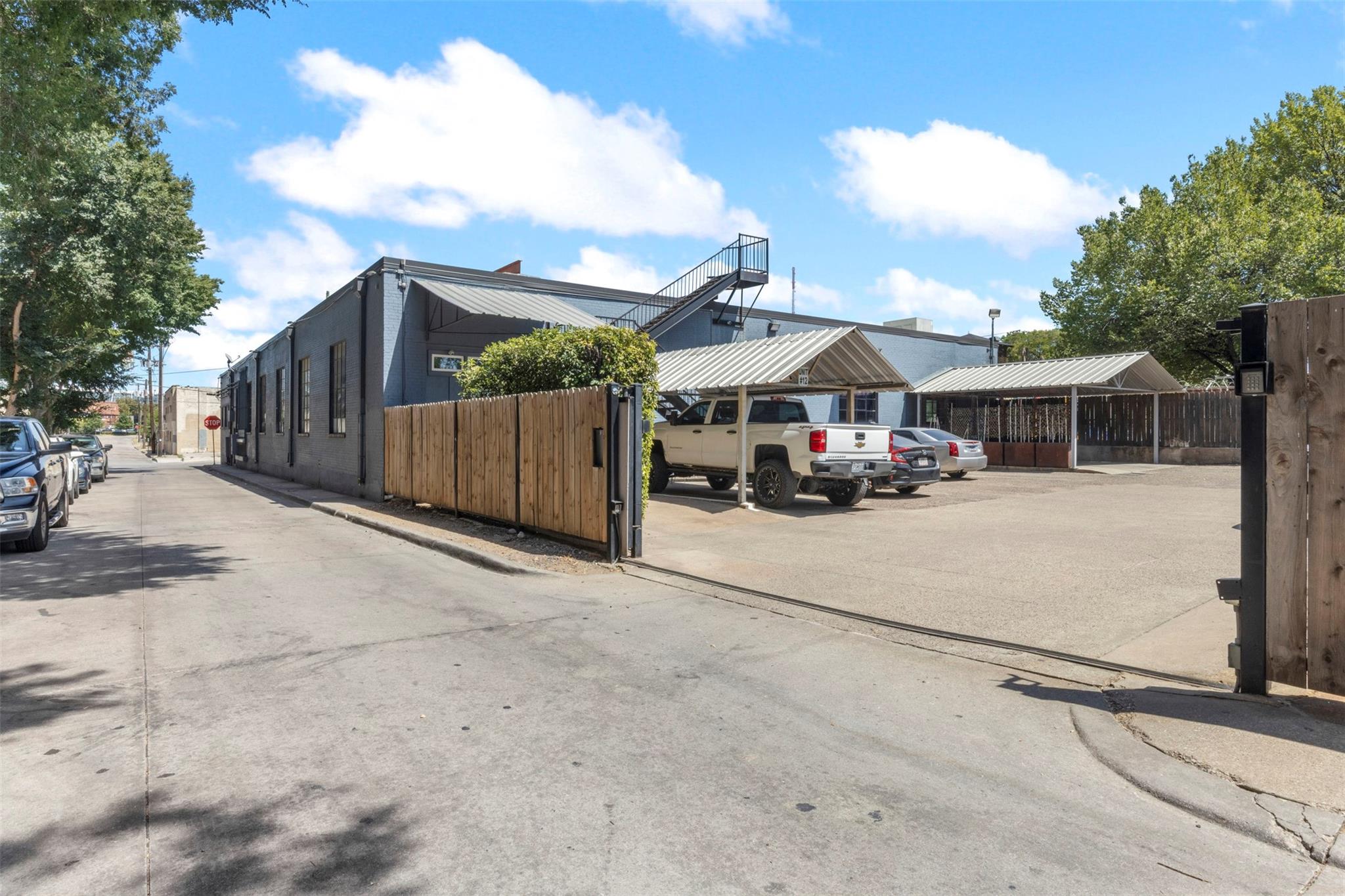 main property photo 15