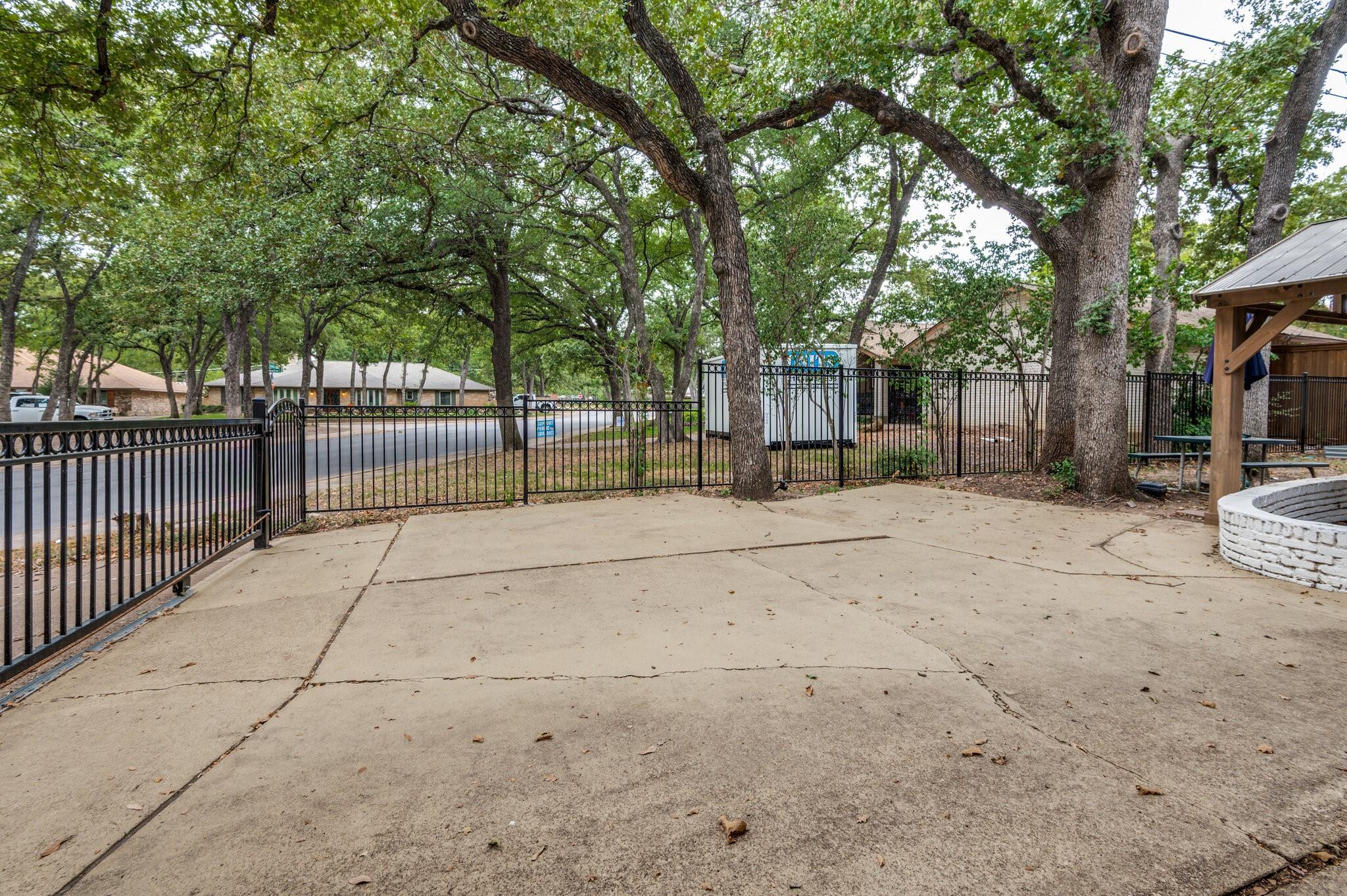 main property photo 31