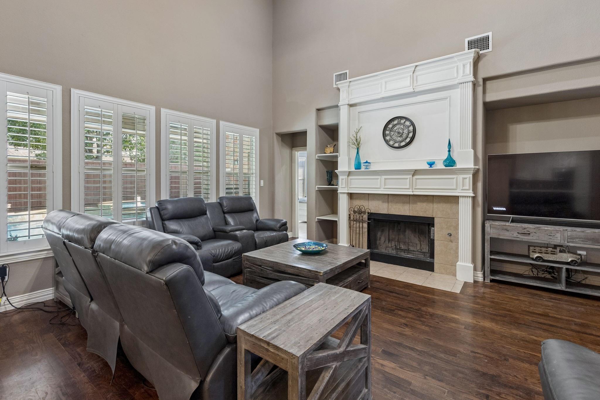 main property photo 13
