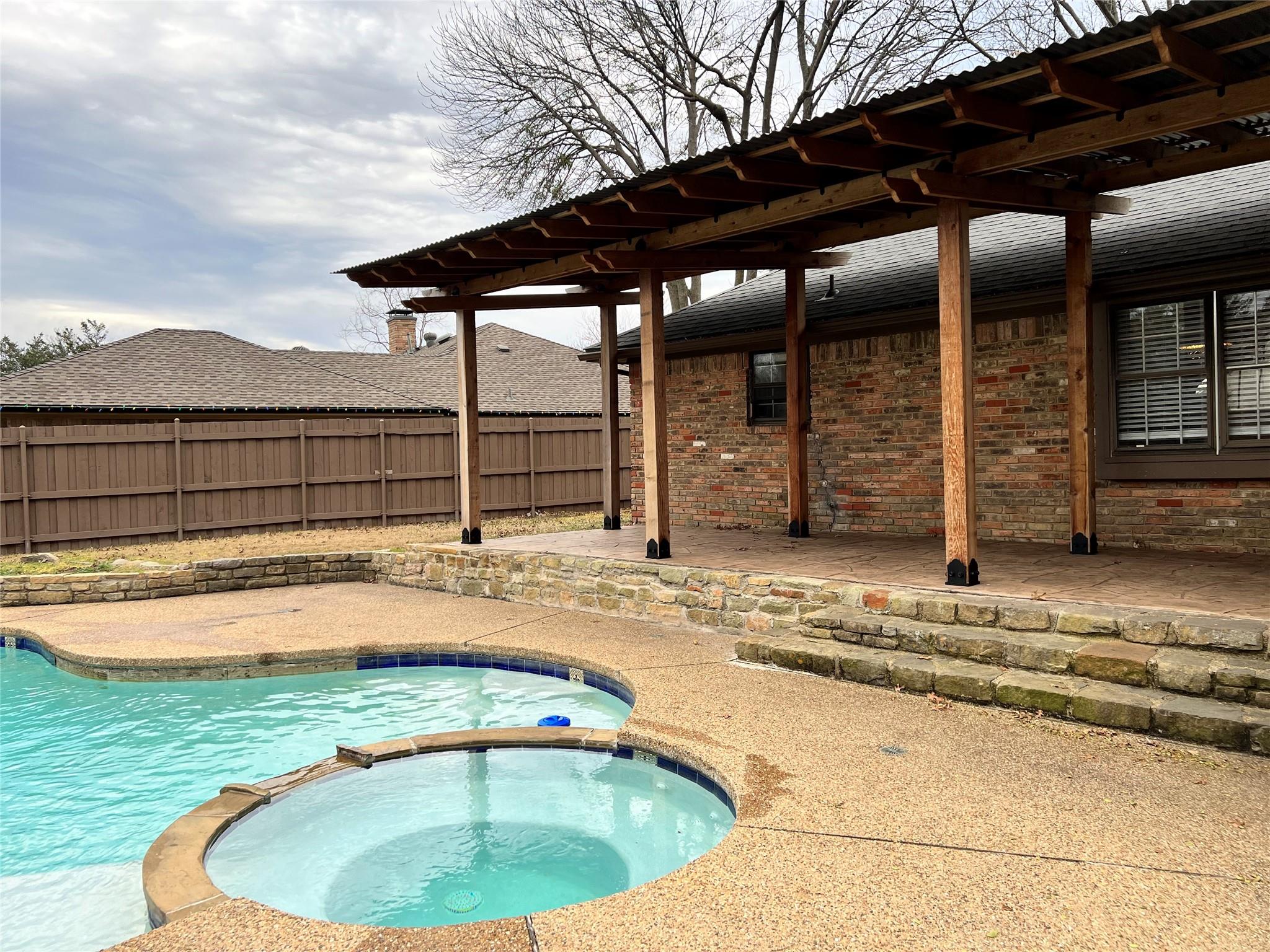 main property photo 13