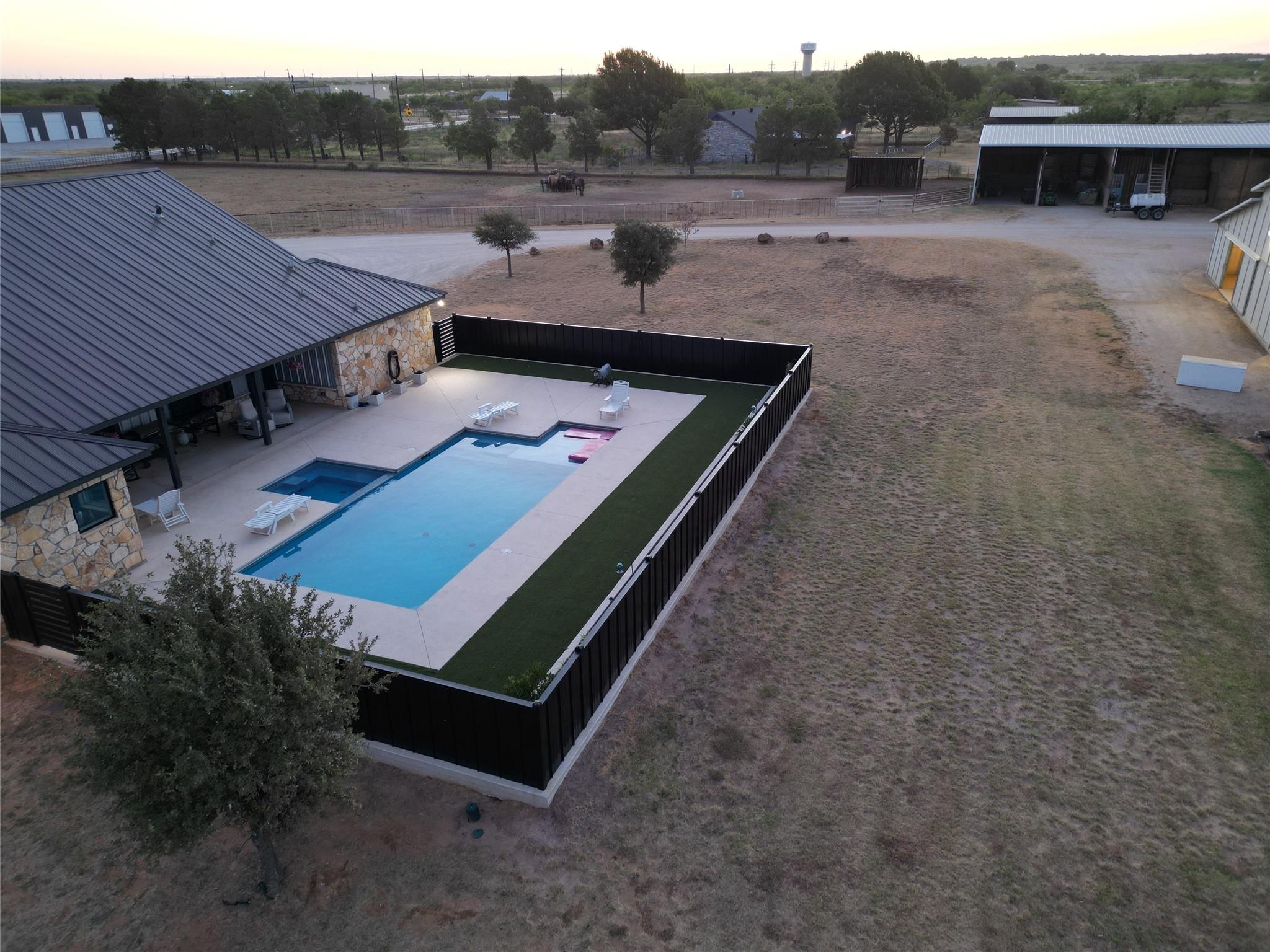 main property photo 36