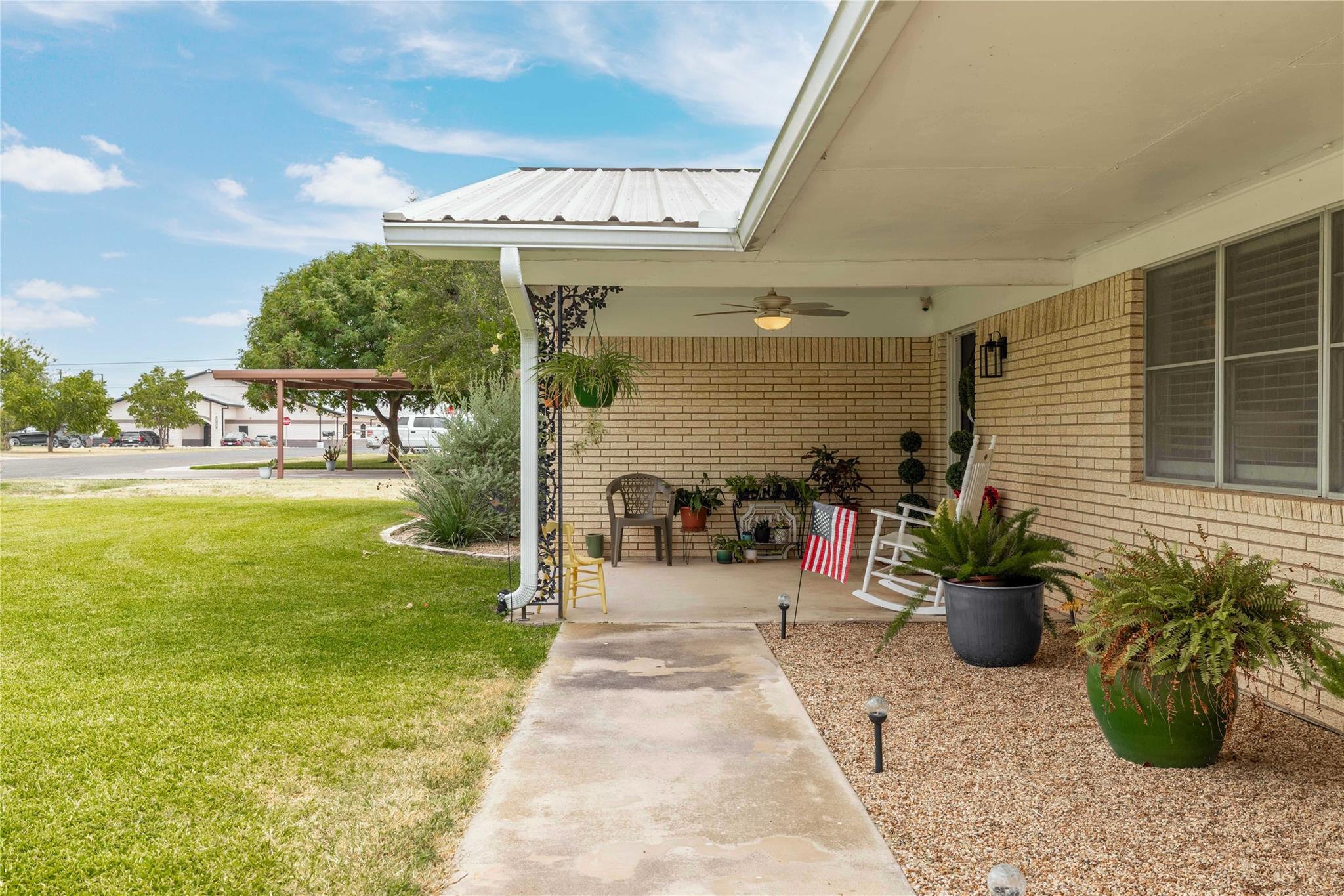 main property photo 32