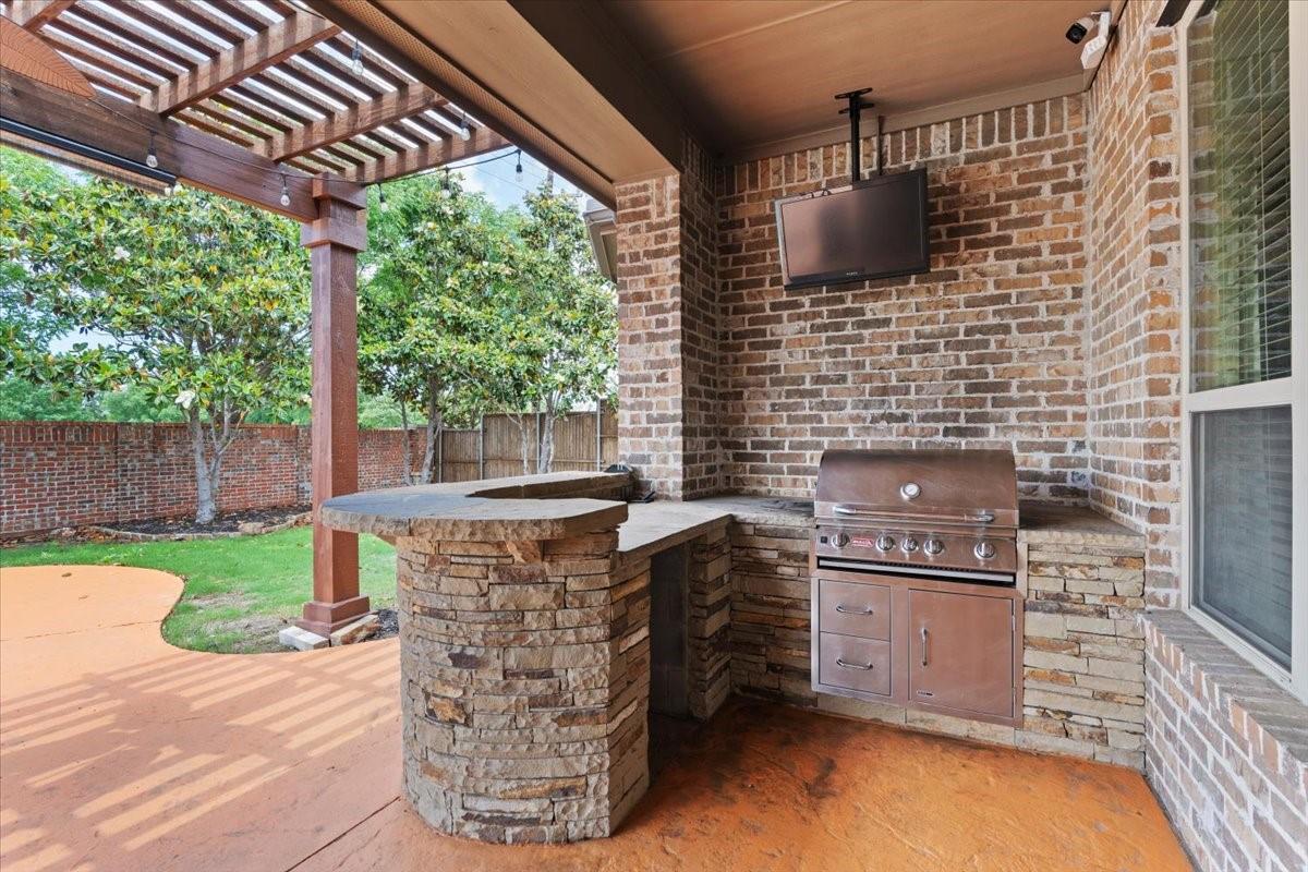 main property photo 37