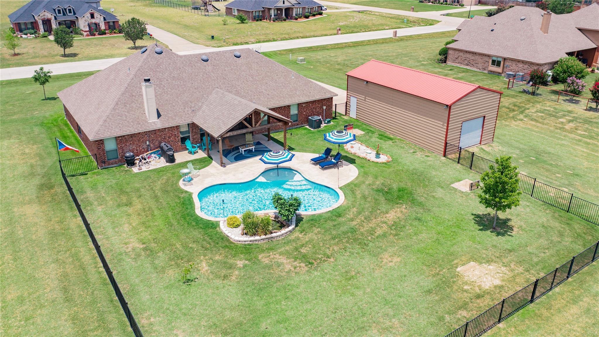 main property photo 4