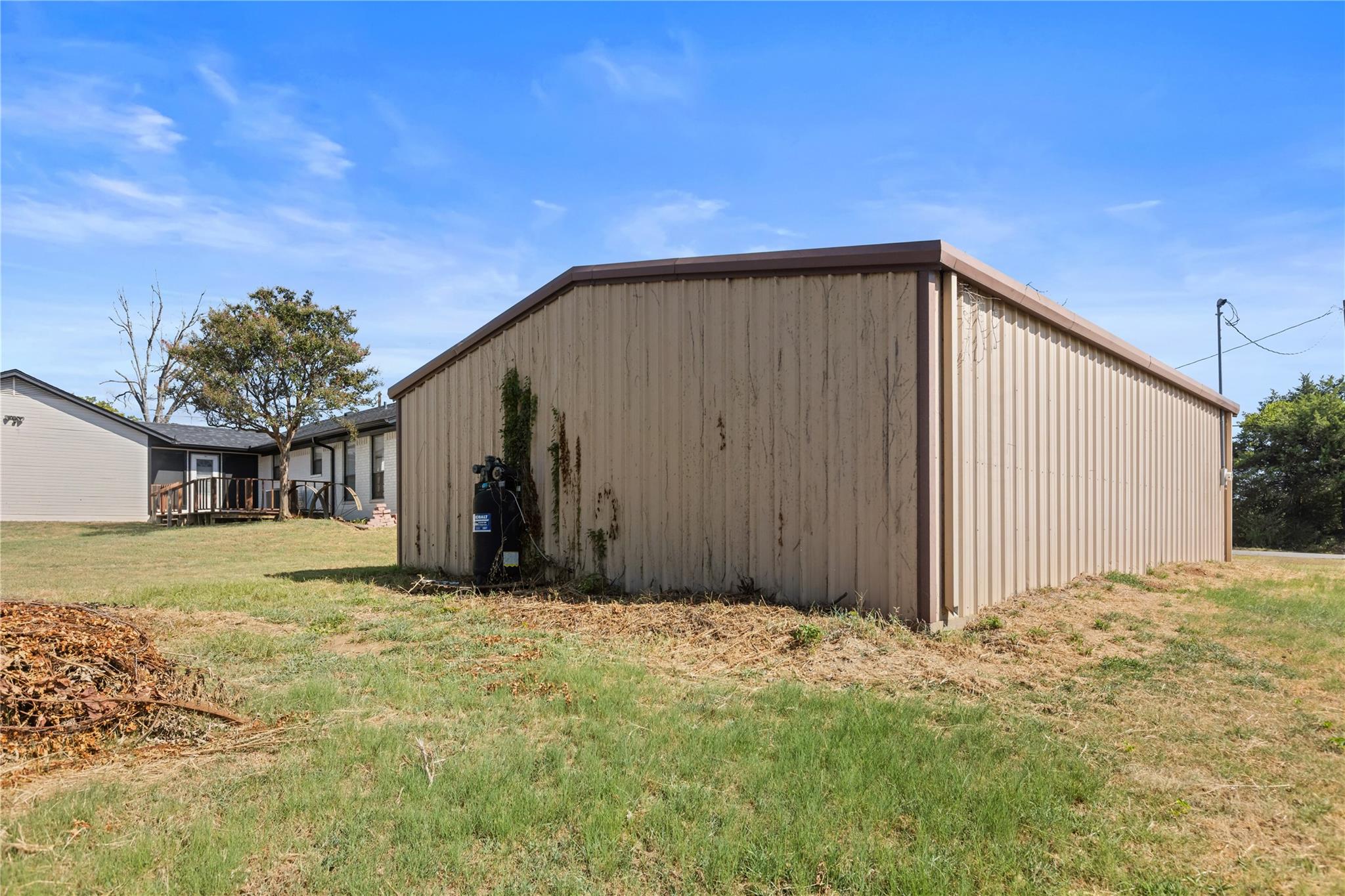 main property photo 11