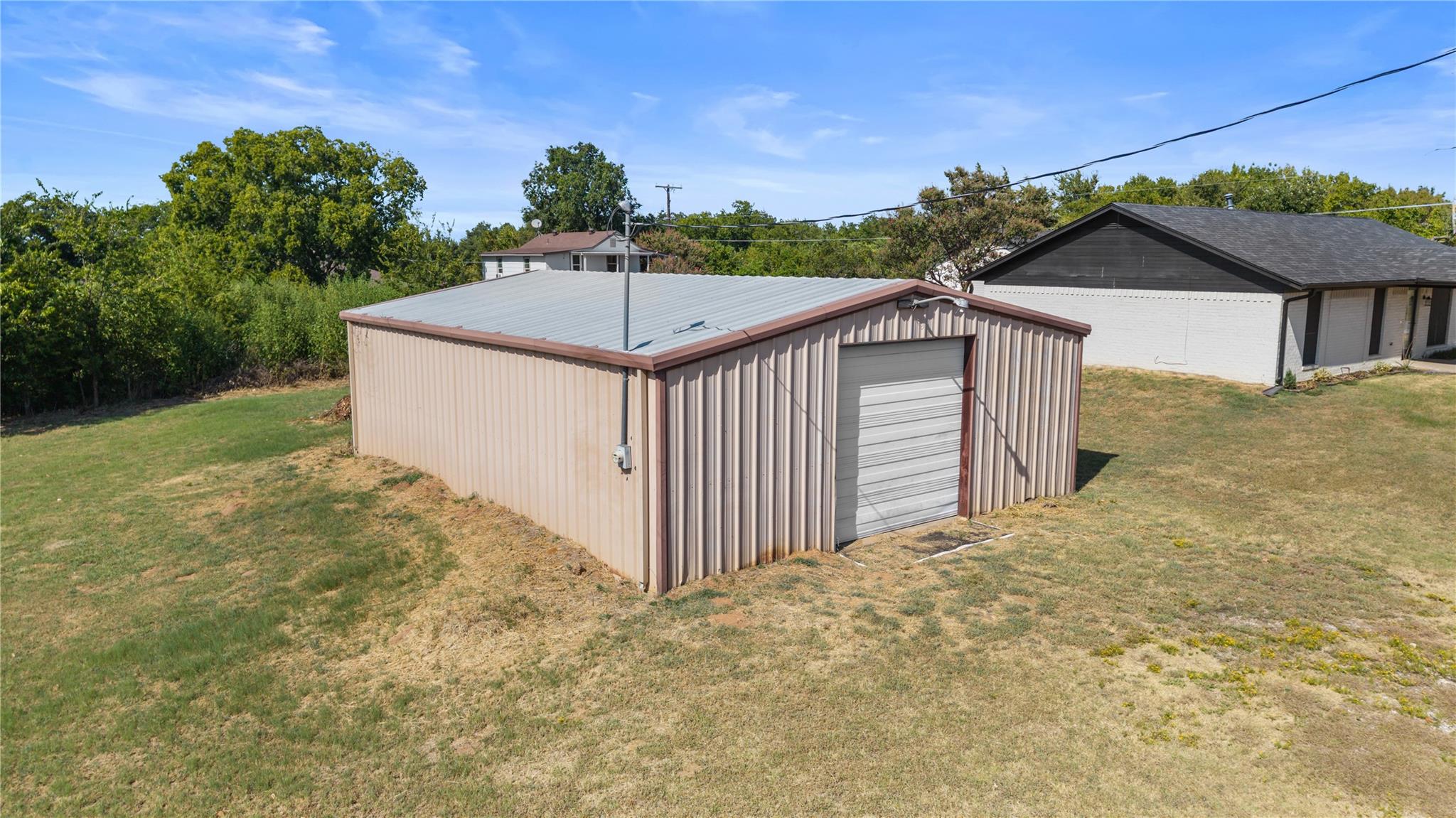main property photo 20