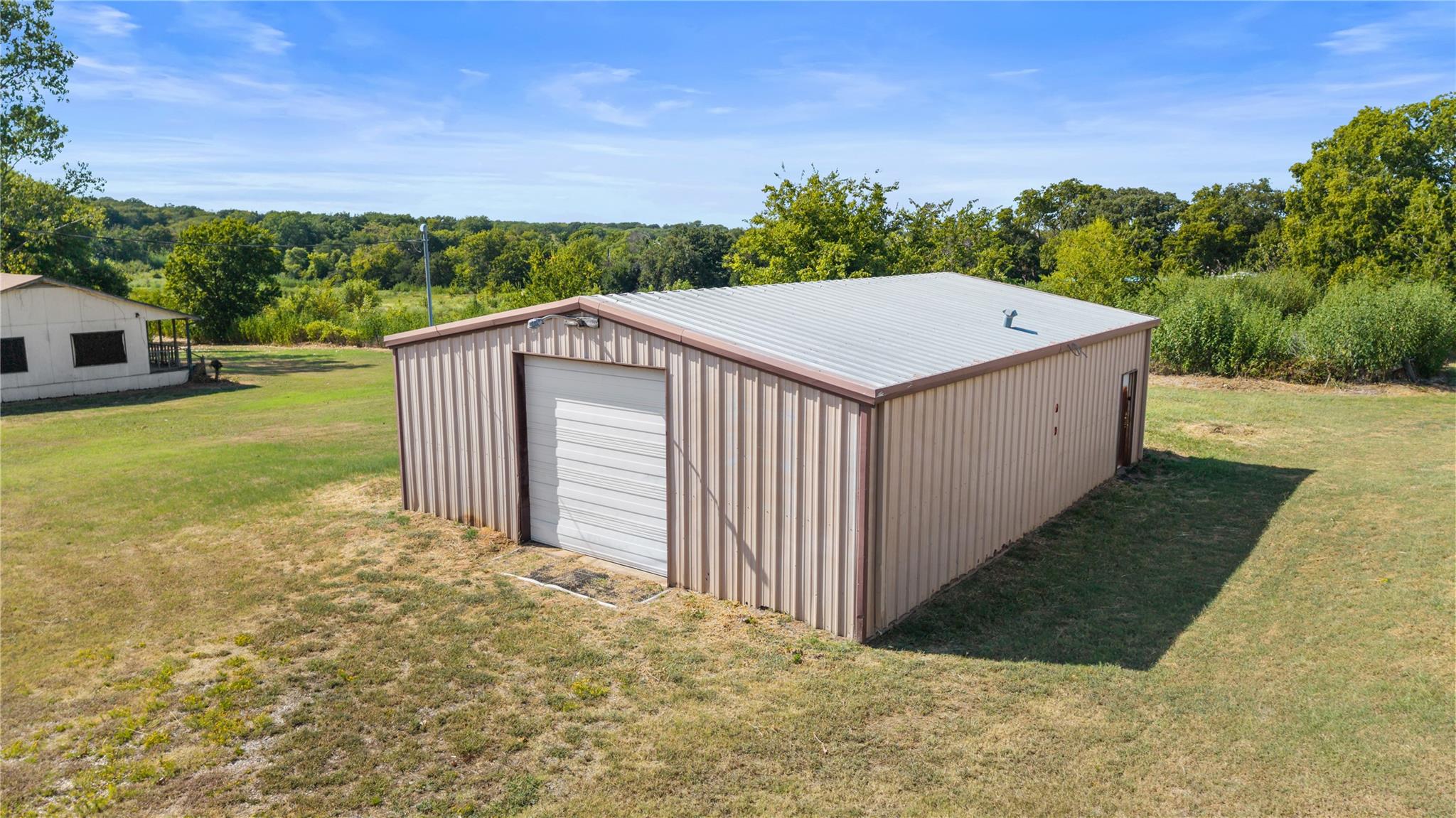 main property photo 22