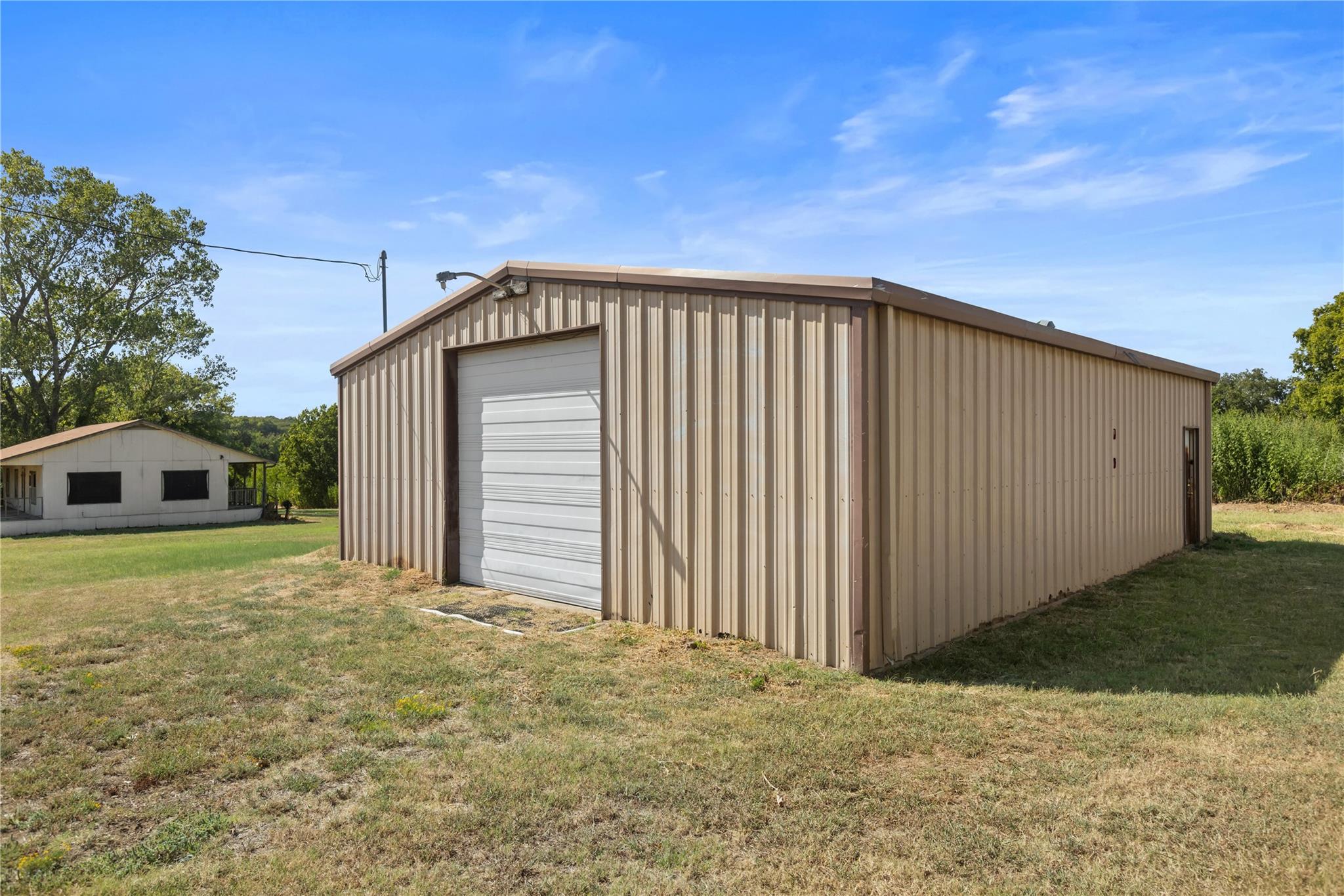main property photo 8