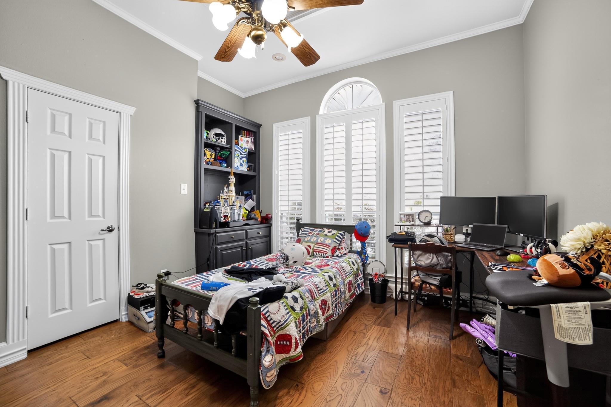 main property photo 10