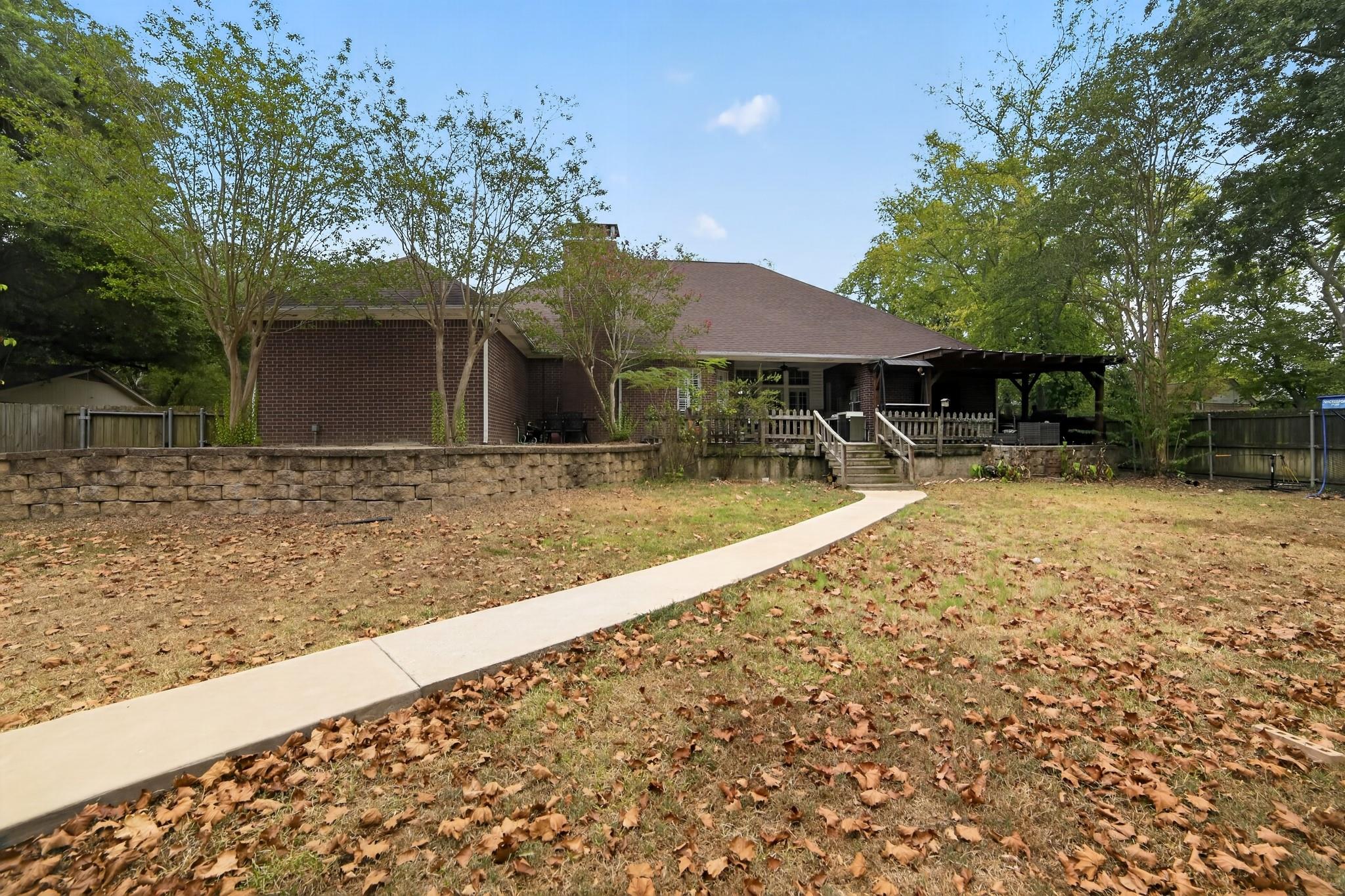 main property photo 22