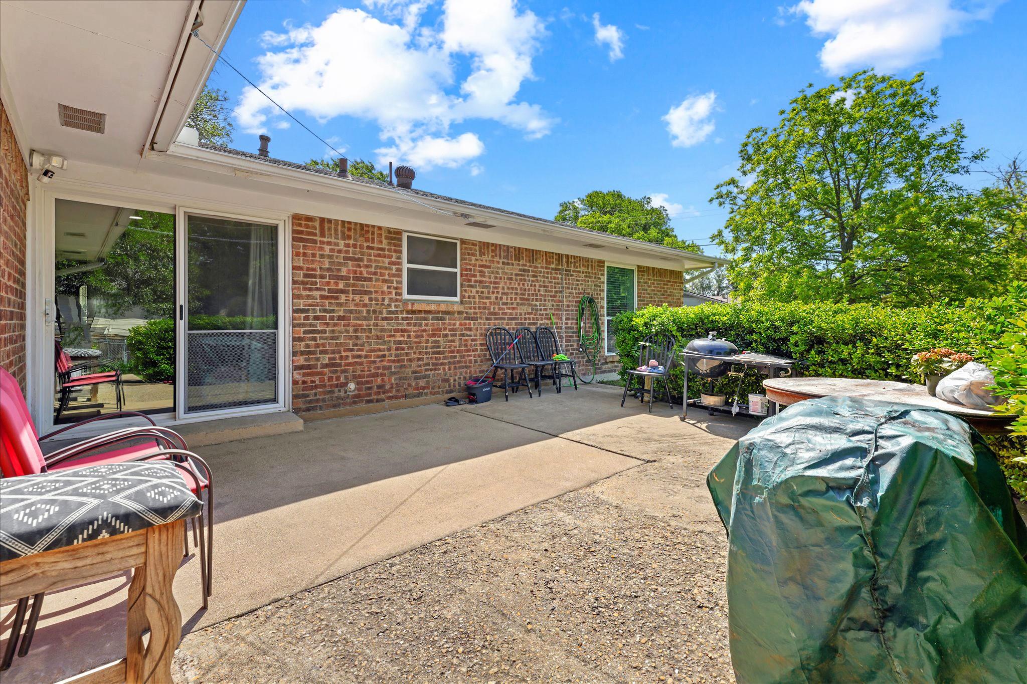 main property photo 22