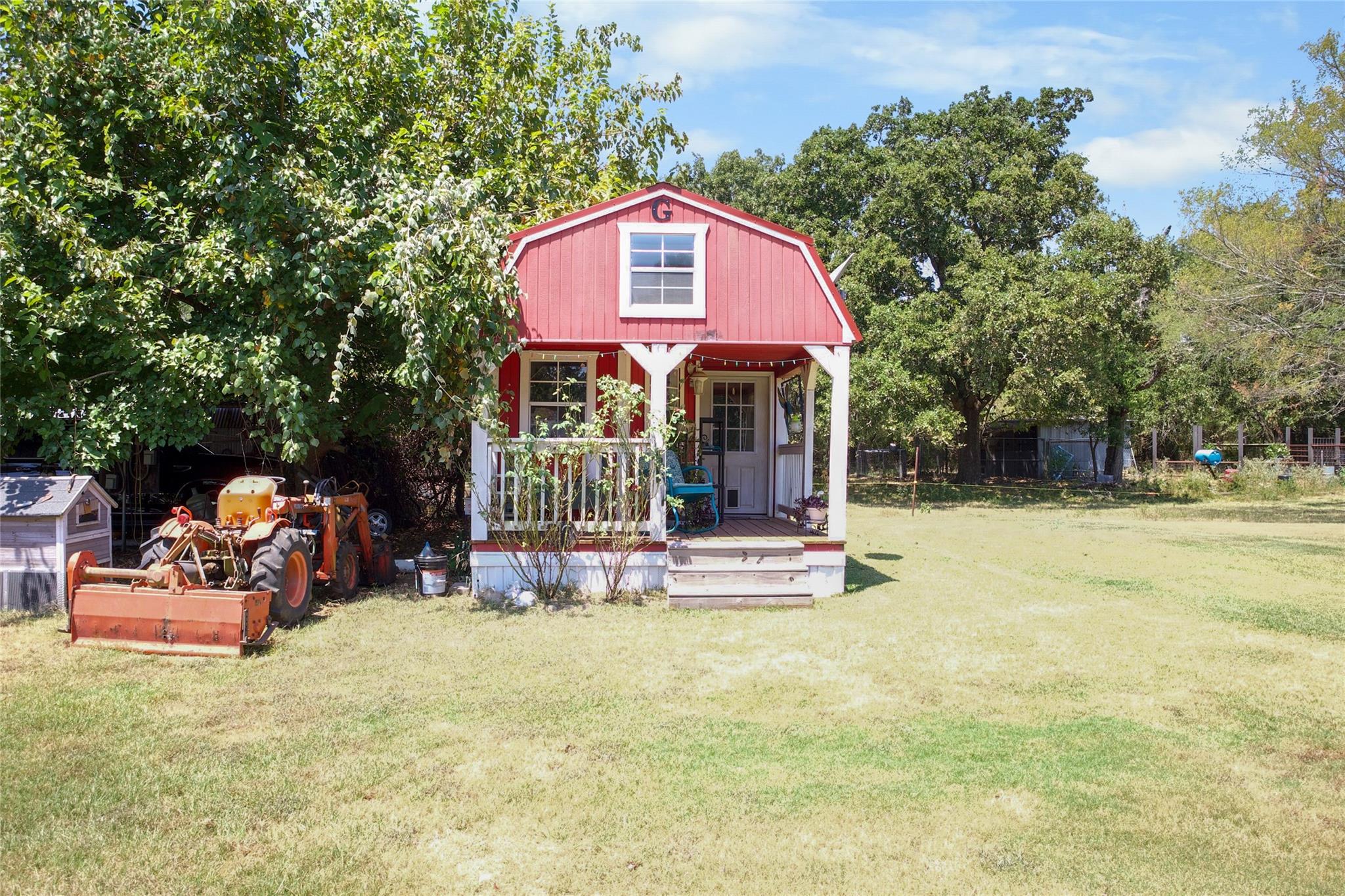 main property photo 29