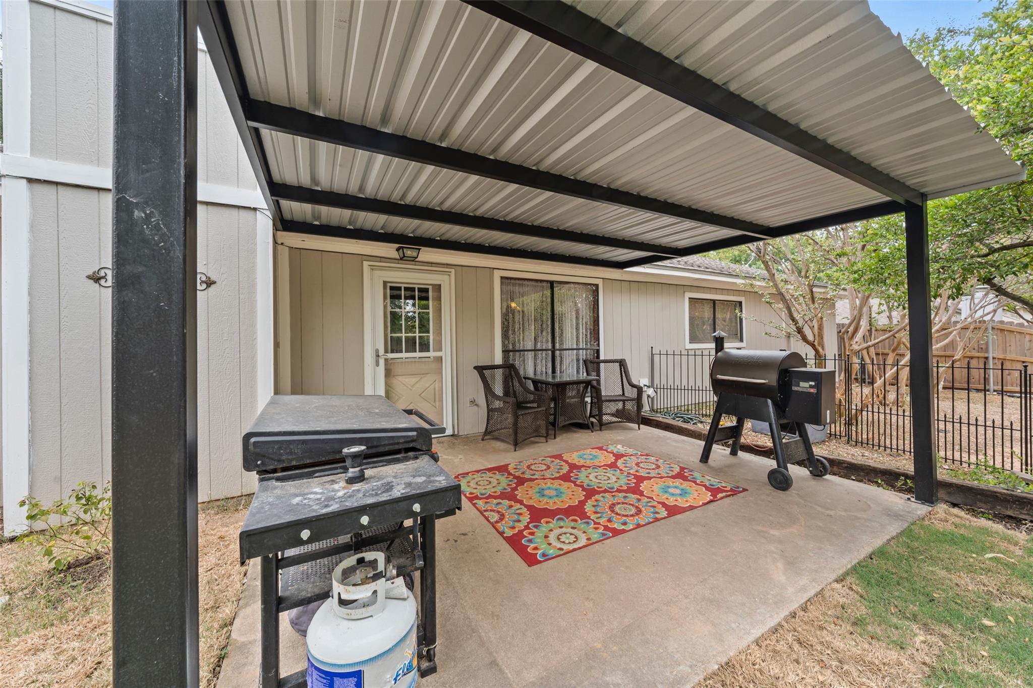 main property photo 16
