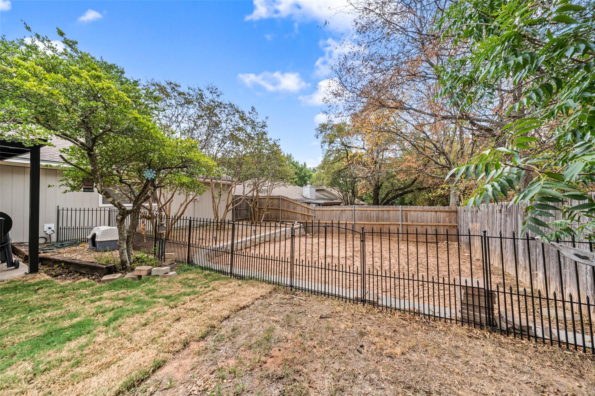 main property photo 17