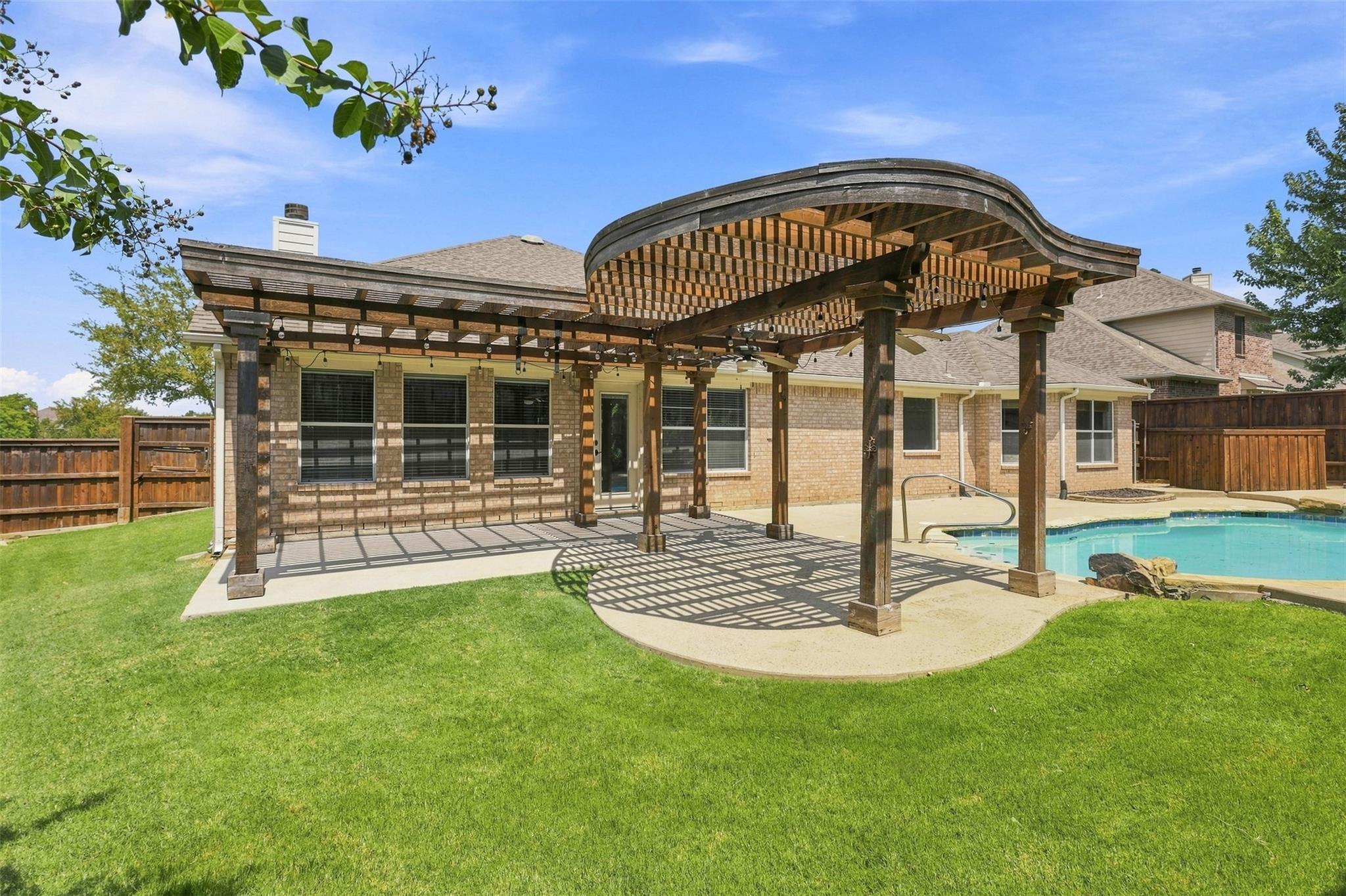 main property photo 36
