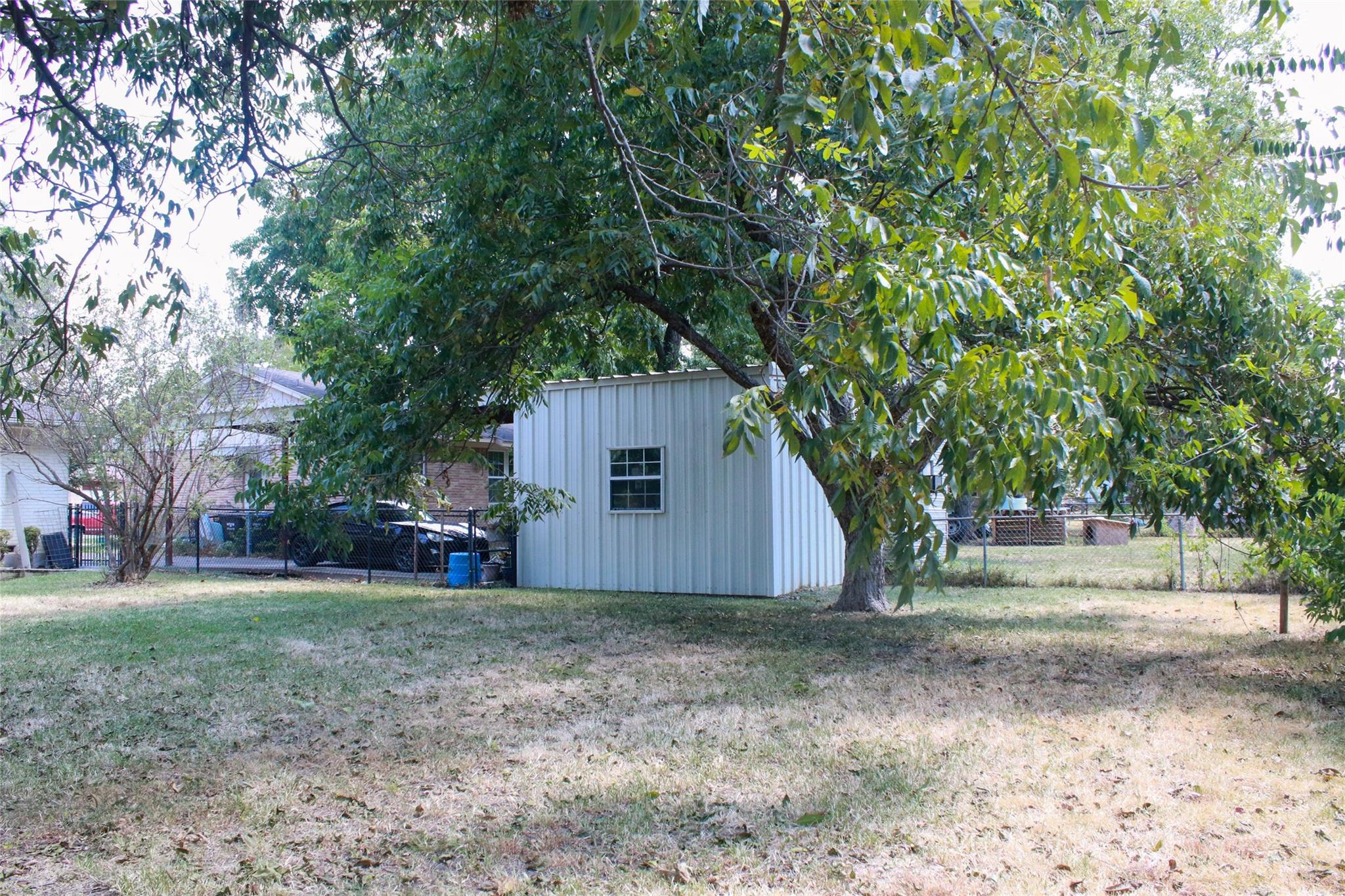 main property photo 21