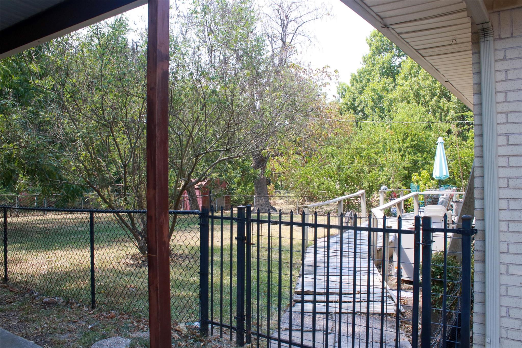 main property photo 23