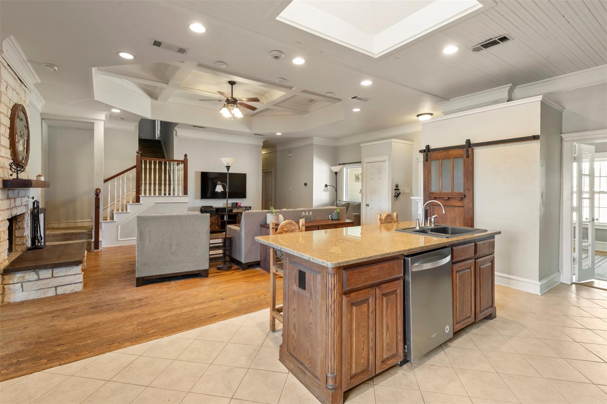main property photo 7