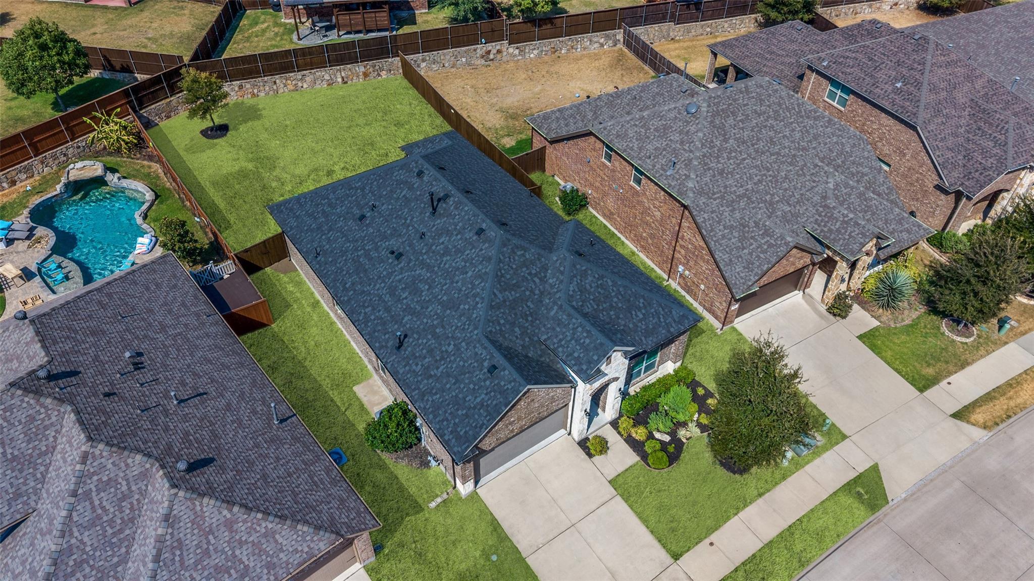 main property photo 24