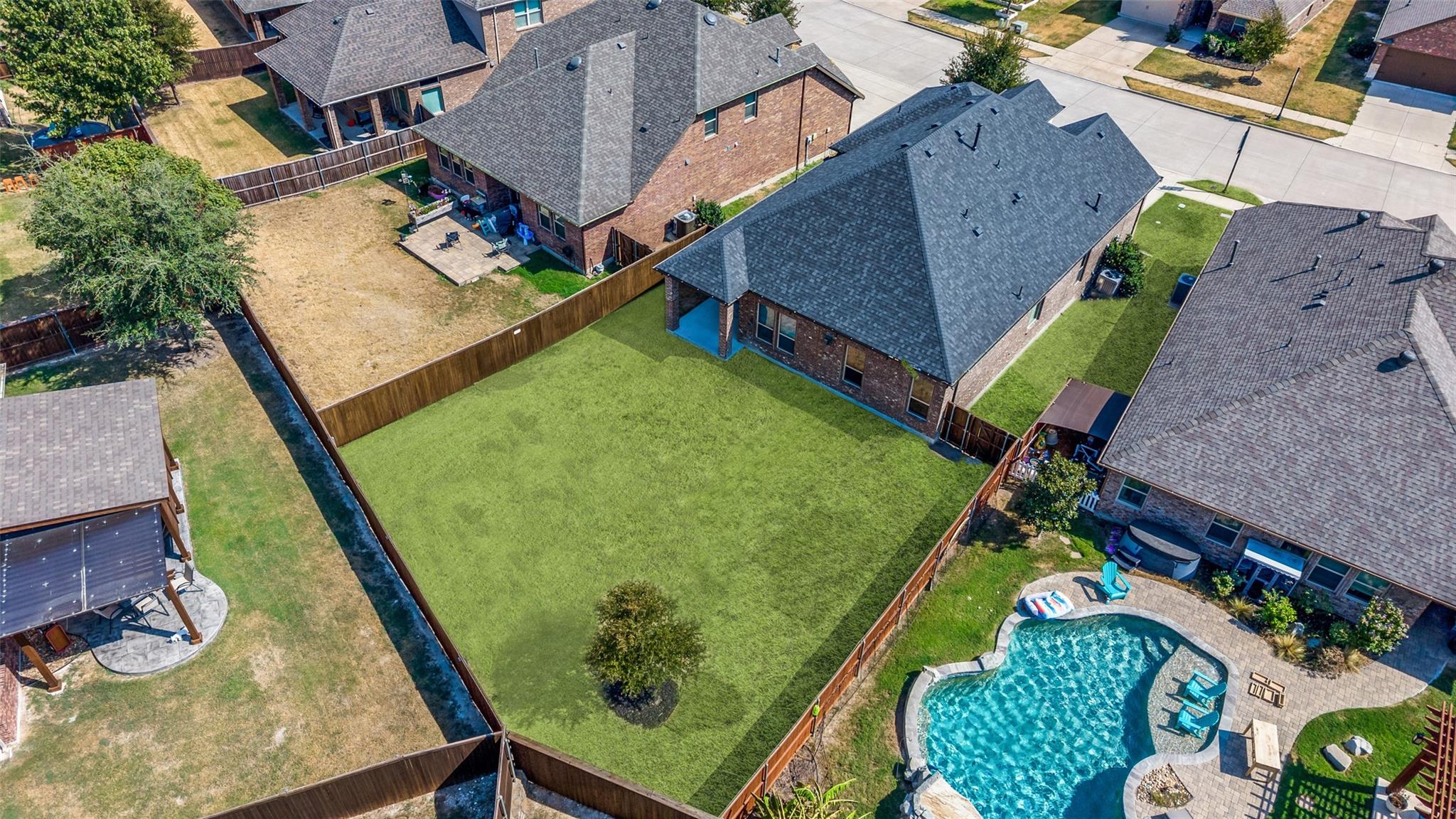 main property photo 26