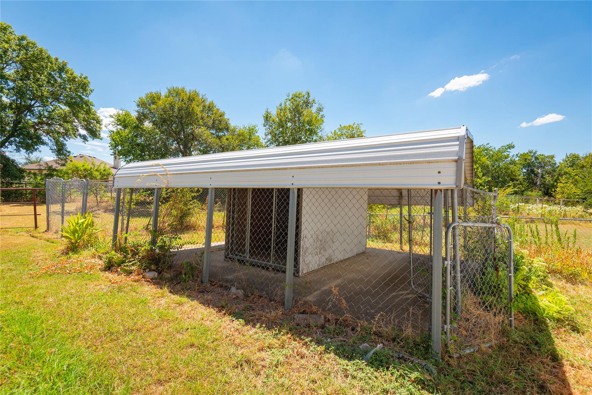 main property photo 31