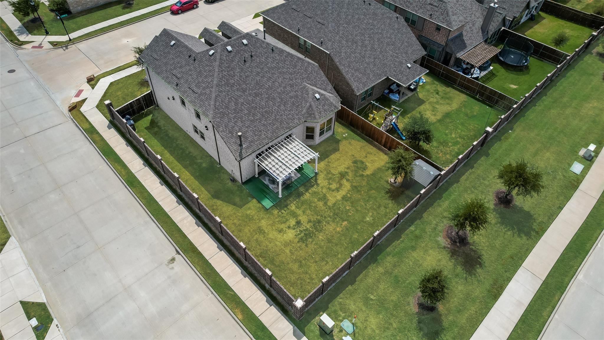 main property photo 28