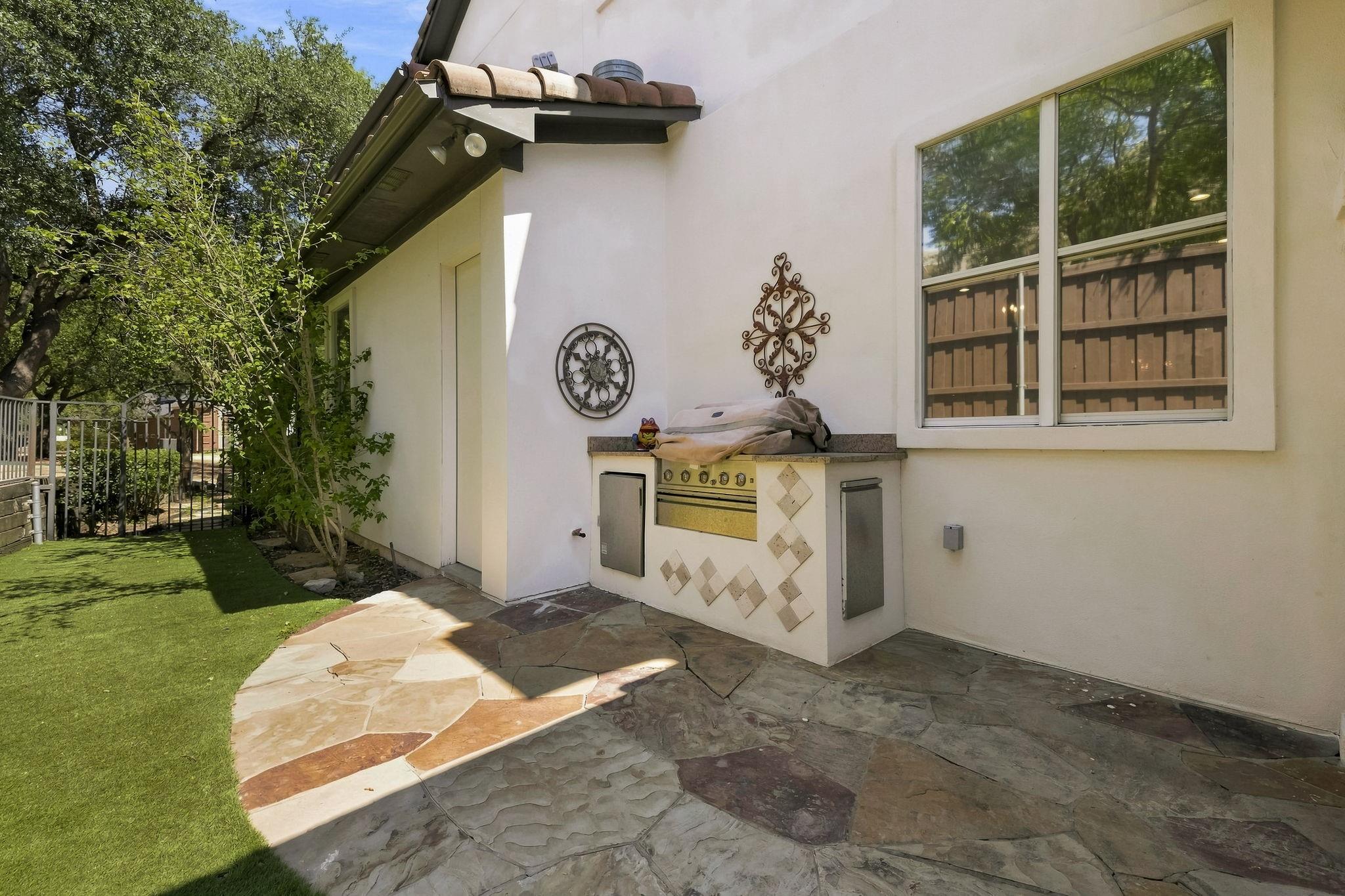 main property photo 35