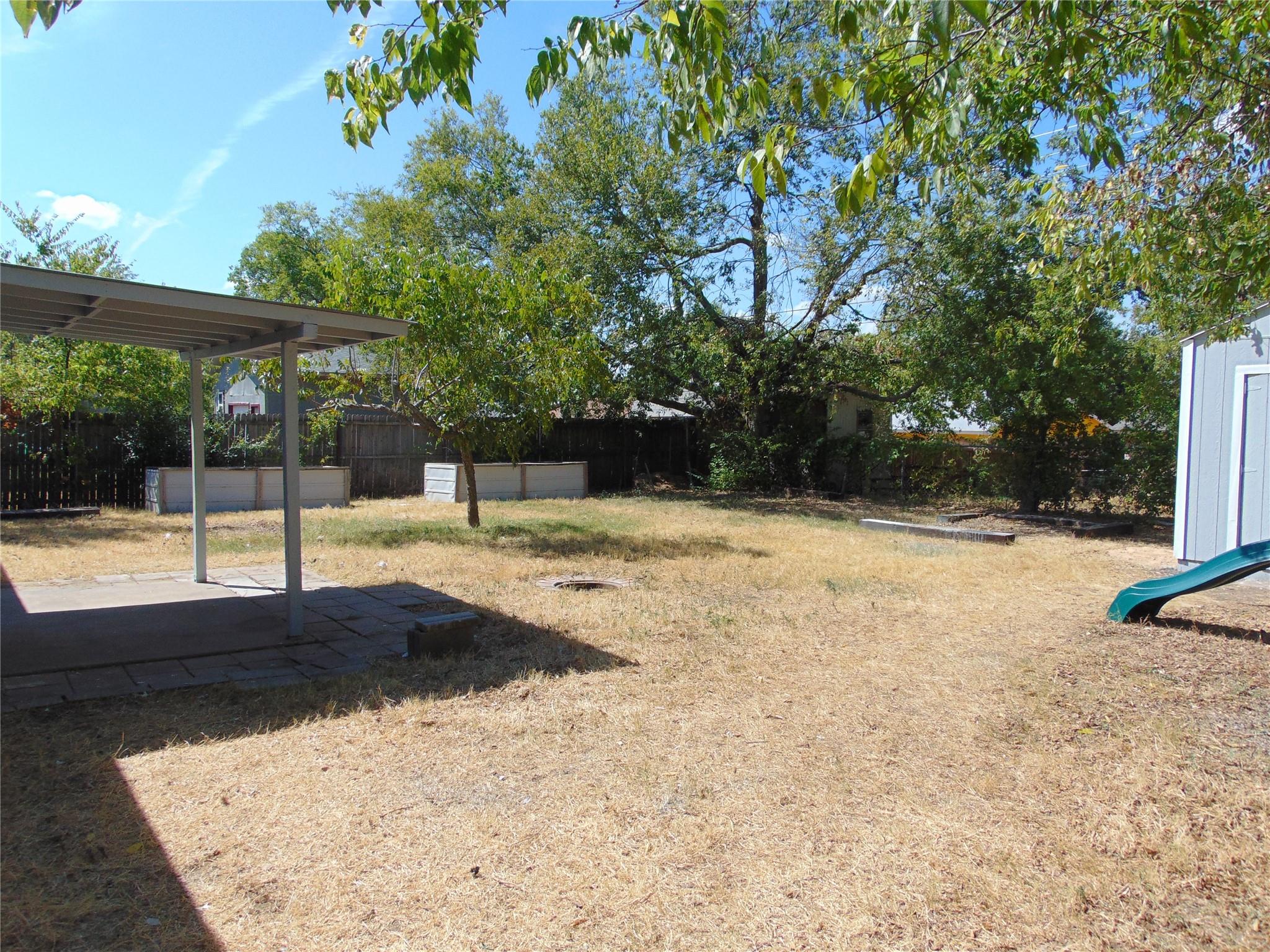 main property photo 23