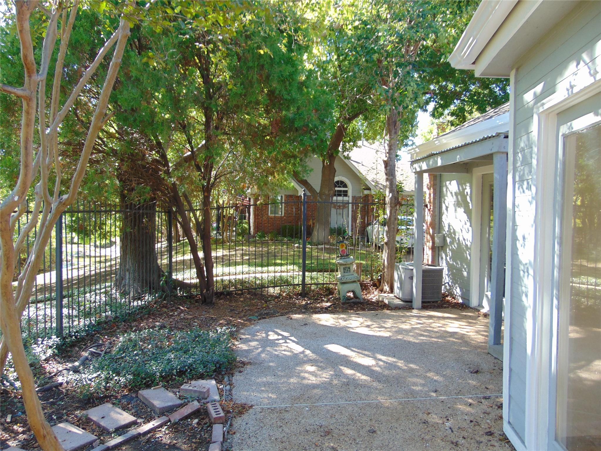 main property photo 12