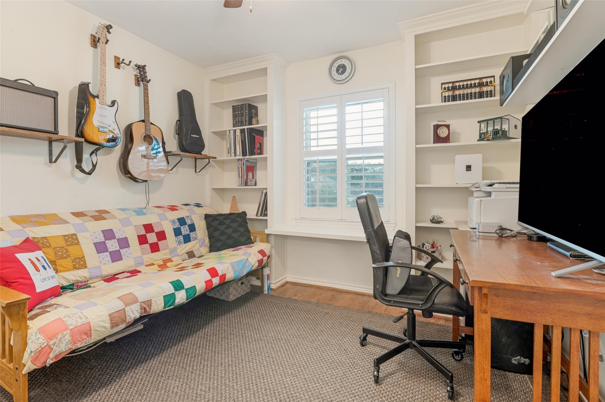 main property photo 12