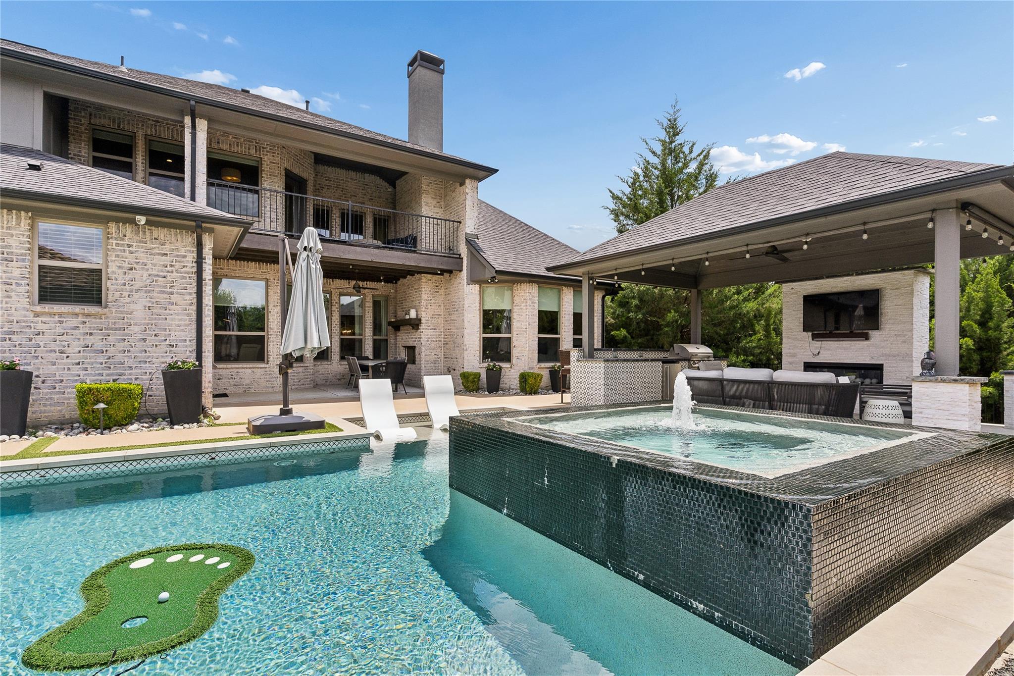main property photo 37